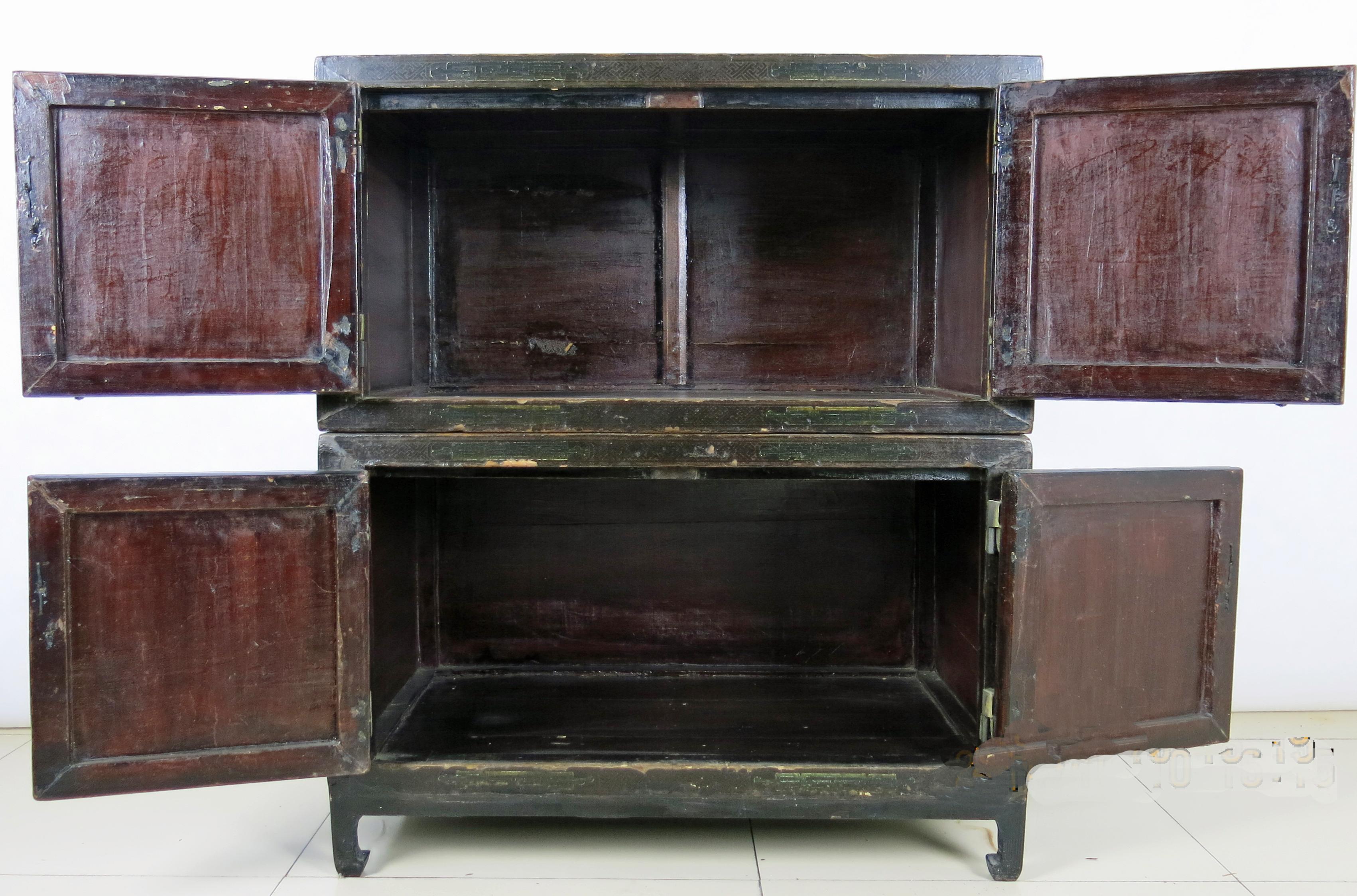 Chinese Export Two Compartments Cabinet Black Lacquer and Gilt Paint For Sale