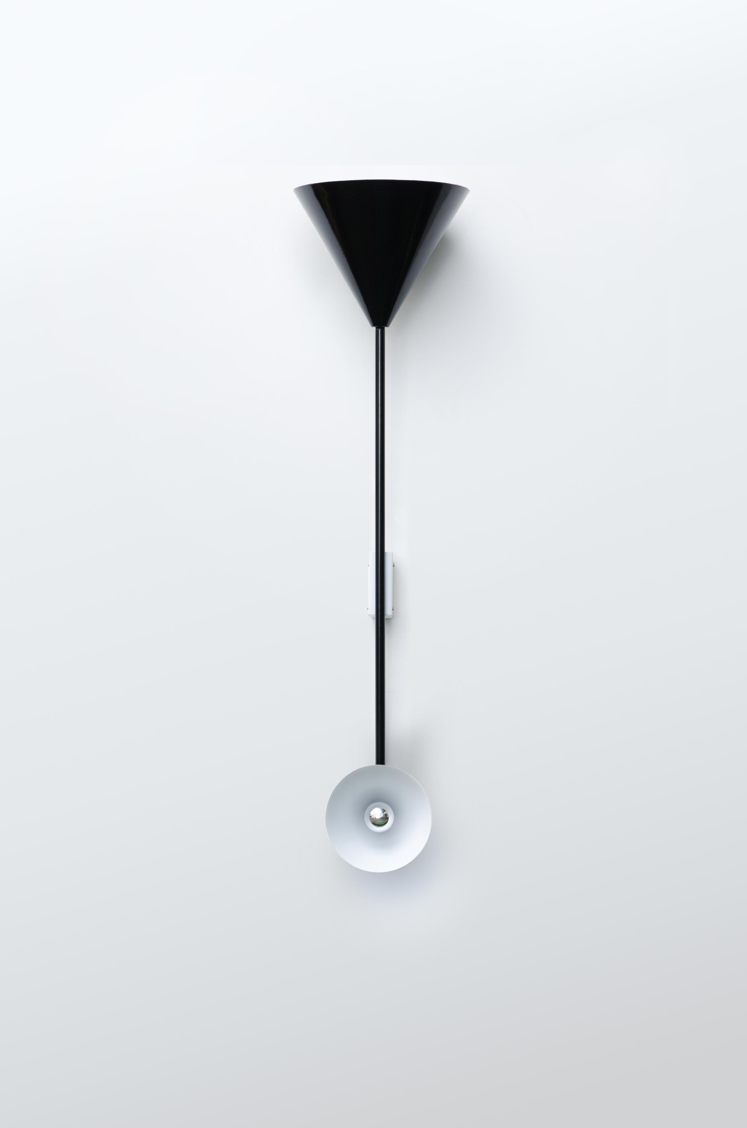 Tedesco Applique a due coni di Atelier A Light in vendita