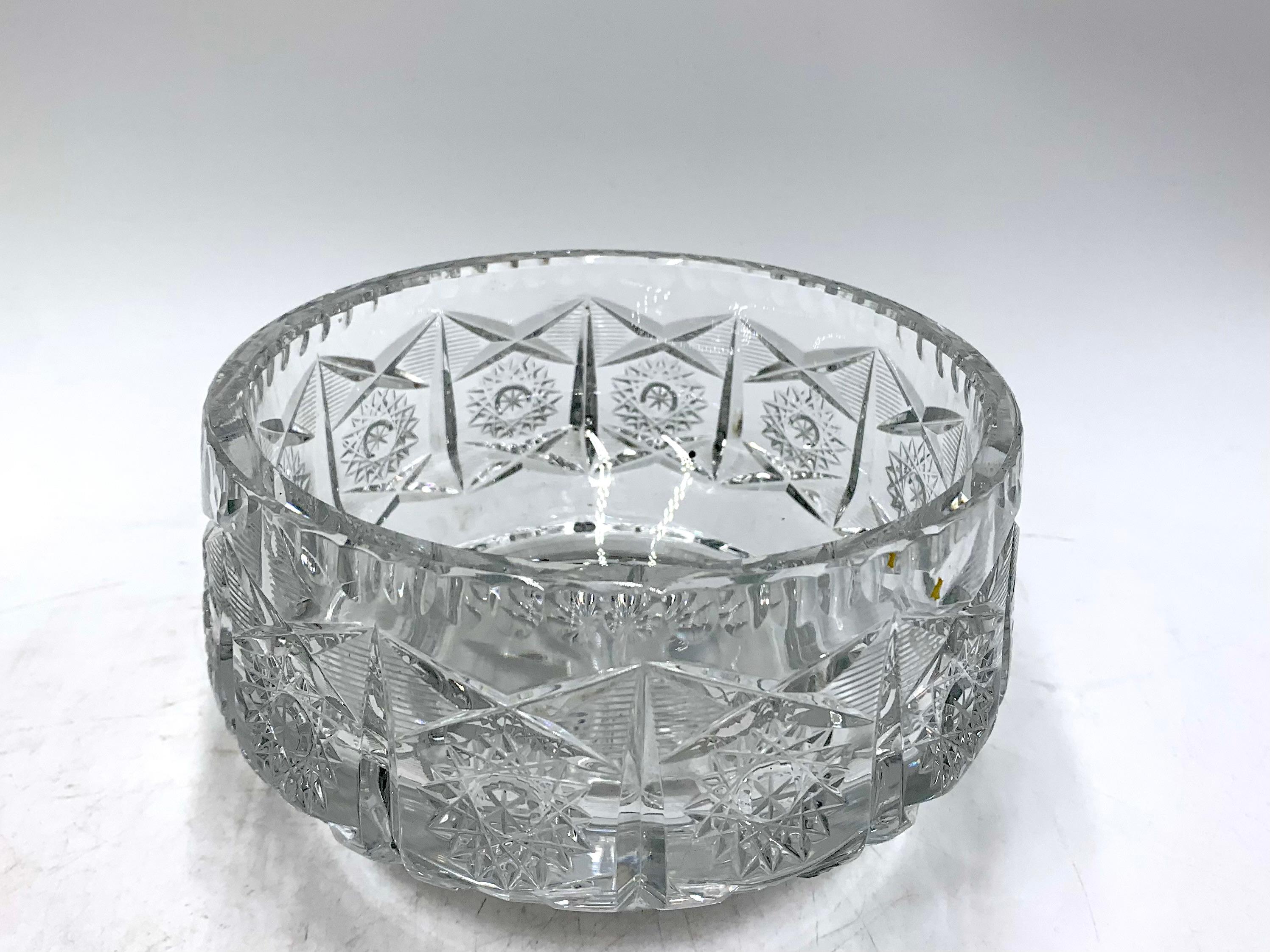 Cristal Deux bols dcoratifs en cristal, Pologne, annes 1950 en vente