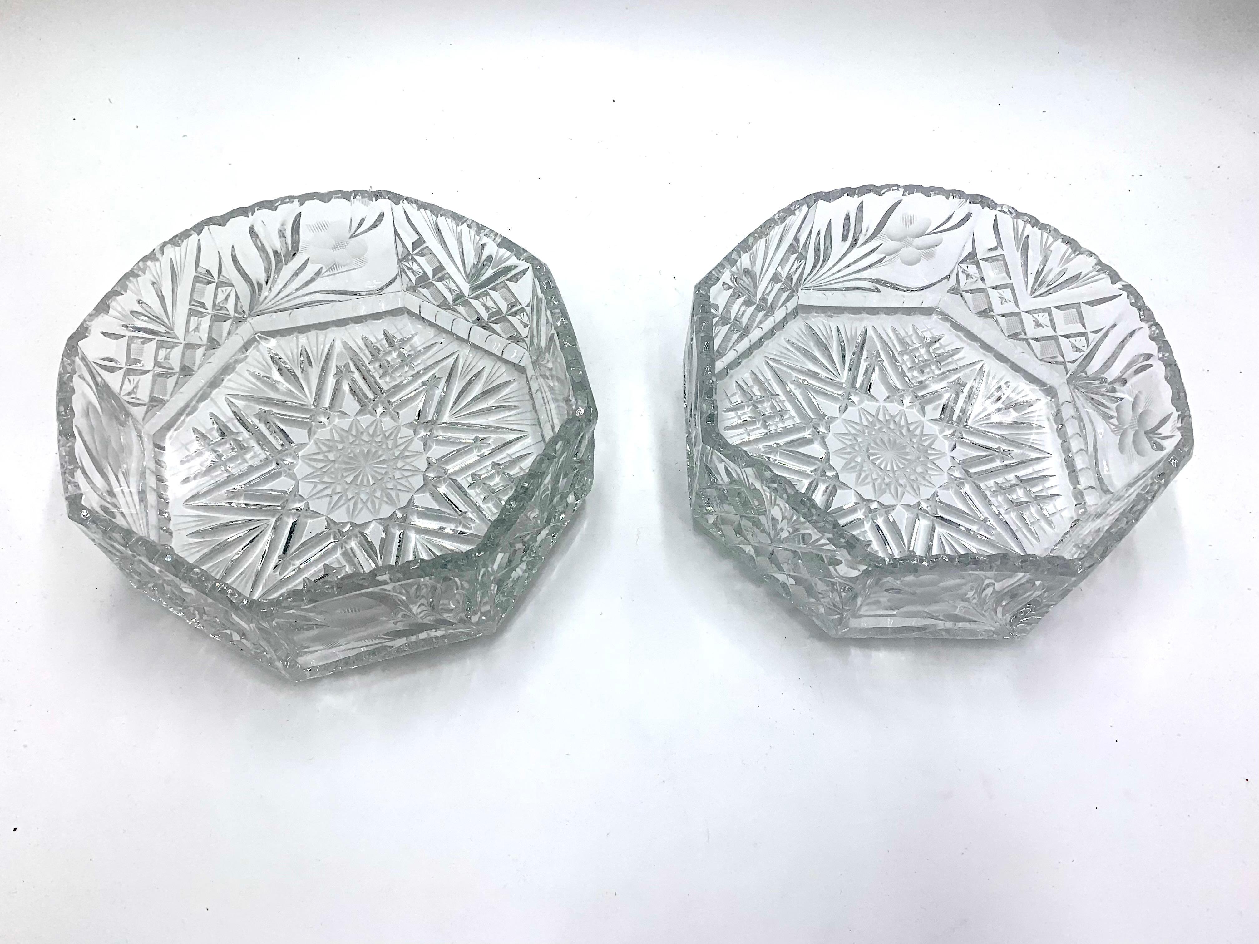 Two Crystal Octagonal Decorative Bowls, Poland, 1950s In Good Condition For Sale In Chorzów, PL