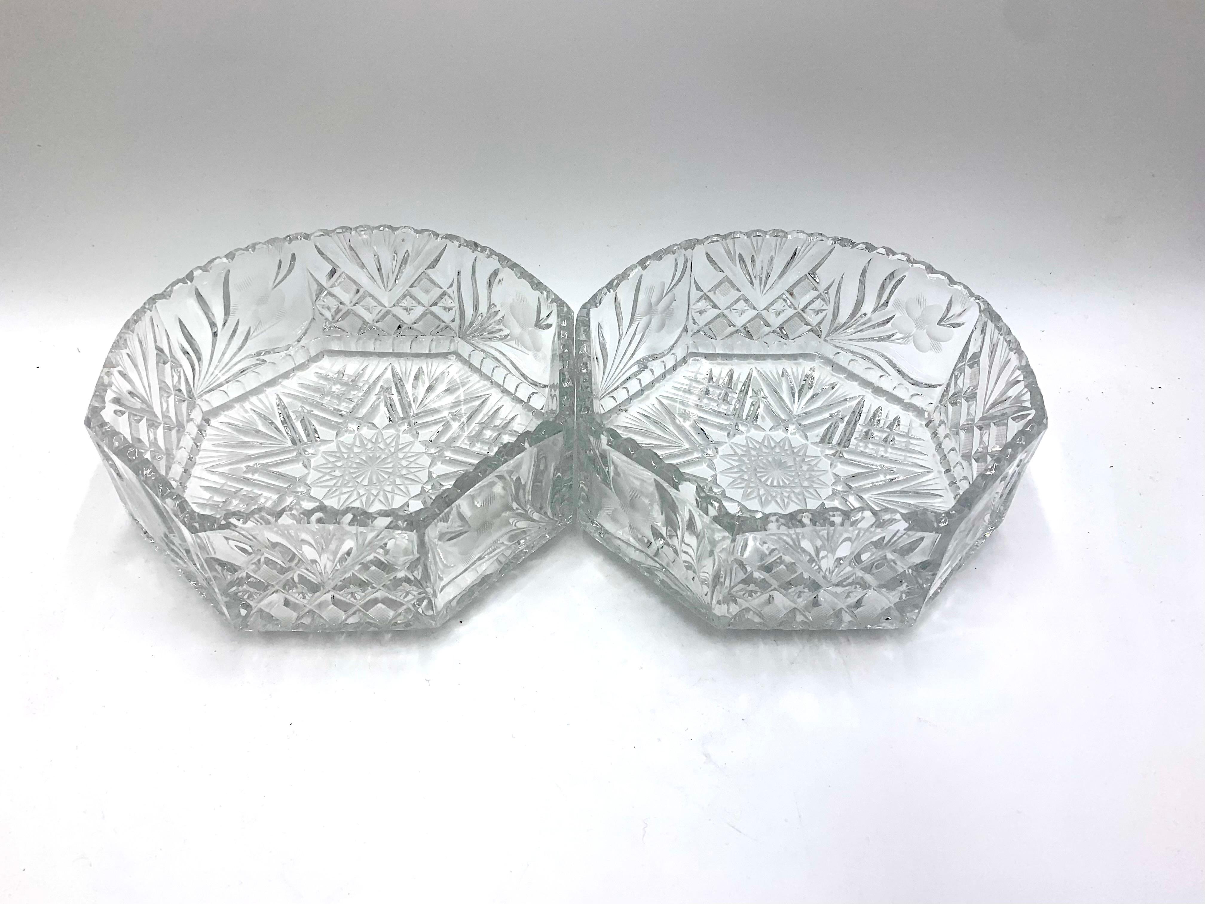Deux bols décoratifs octogonaux en cristal, Pologne, années 1950 en vente 1