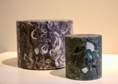 Two cylindrical colored marble specimens - Lumachella and verde antico