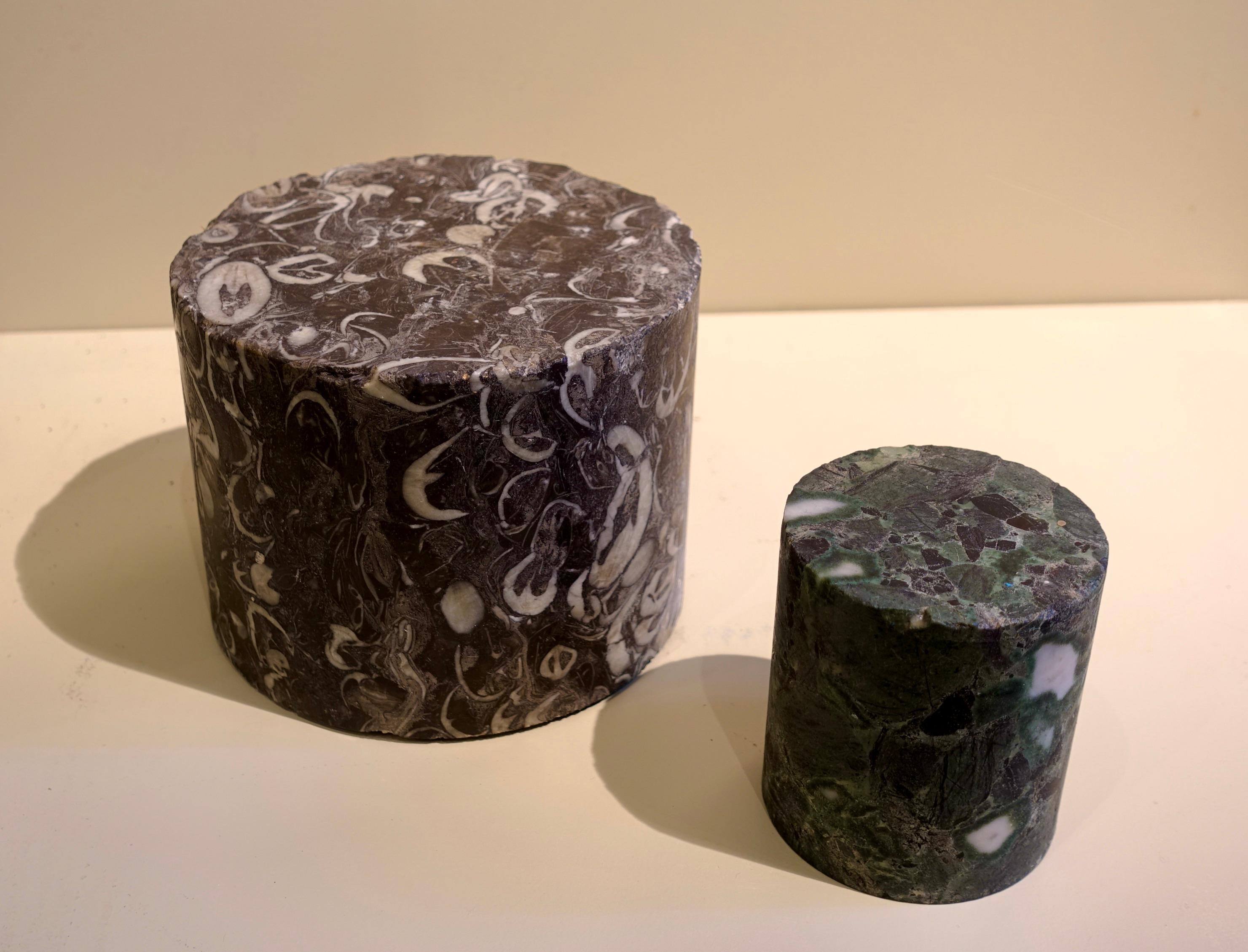 Italian Two cylindrical colored marble specimens - Lumachella and verde antico