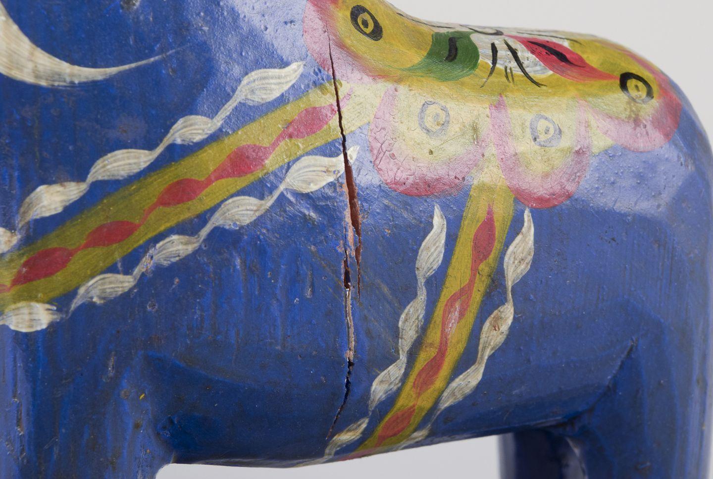 Wood Two Dala horses. Hand-painted with floral motifs on a blue background. Folk art. For Sale
