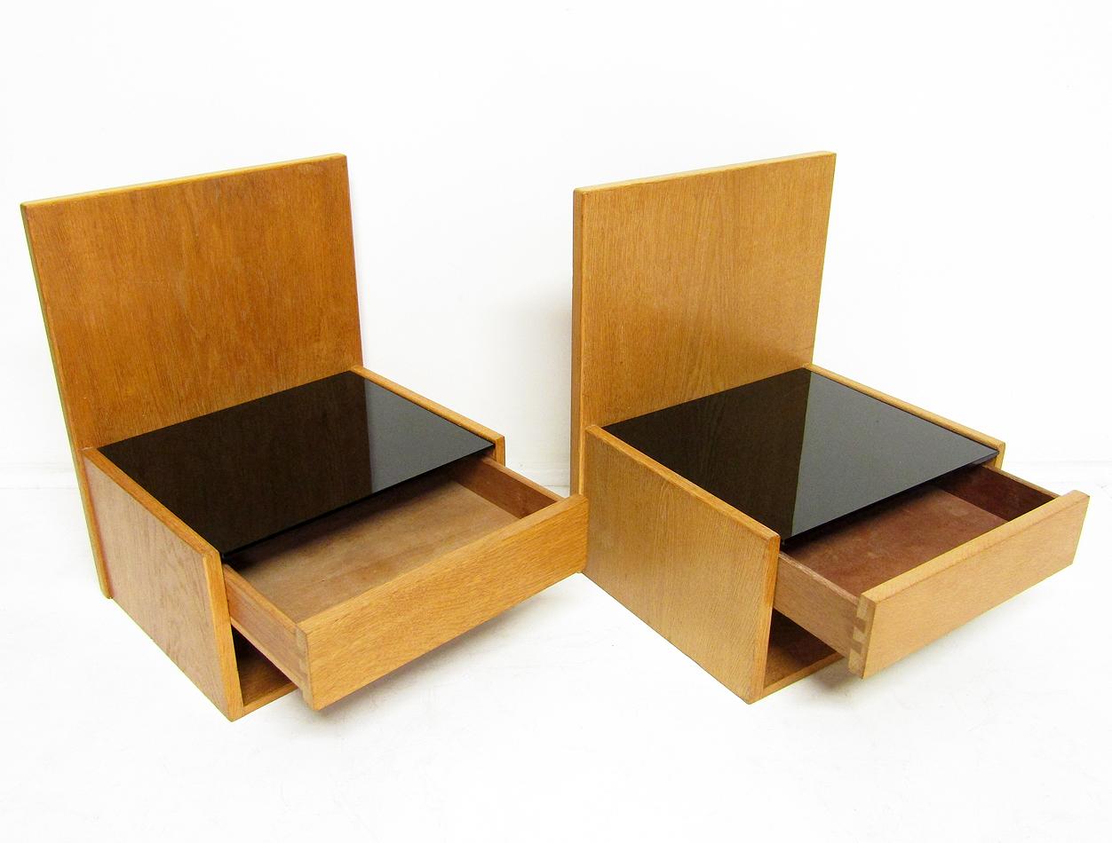 20th Century Two Danish 1960s Floating Bedside Nightstands in Oak and Glass by Hans Wegner