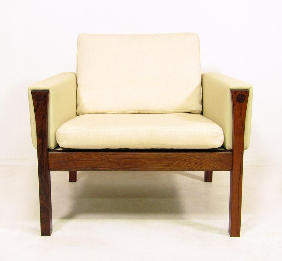 Scandinavian Modern Two Danish Lounge Chairs in Rosewood & Leather by Hans Wegner, 1960s