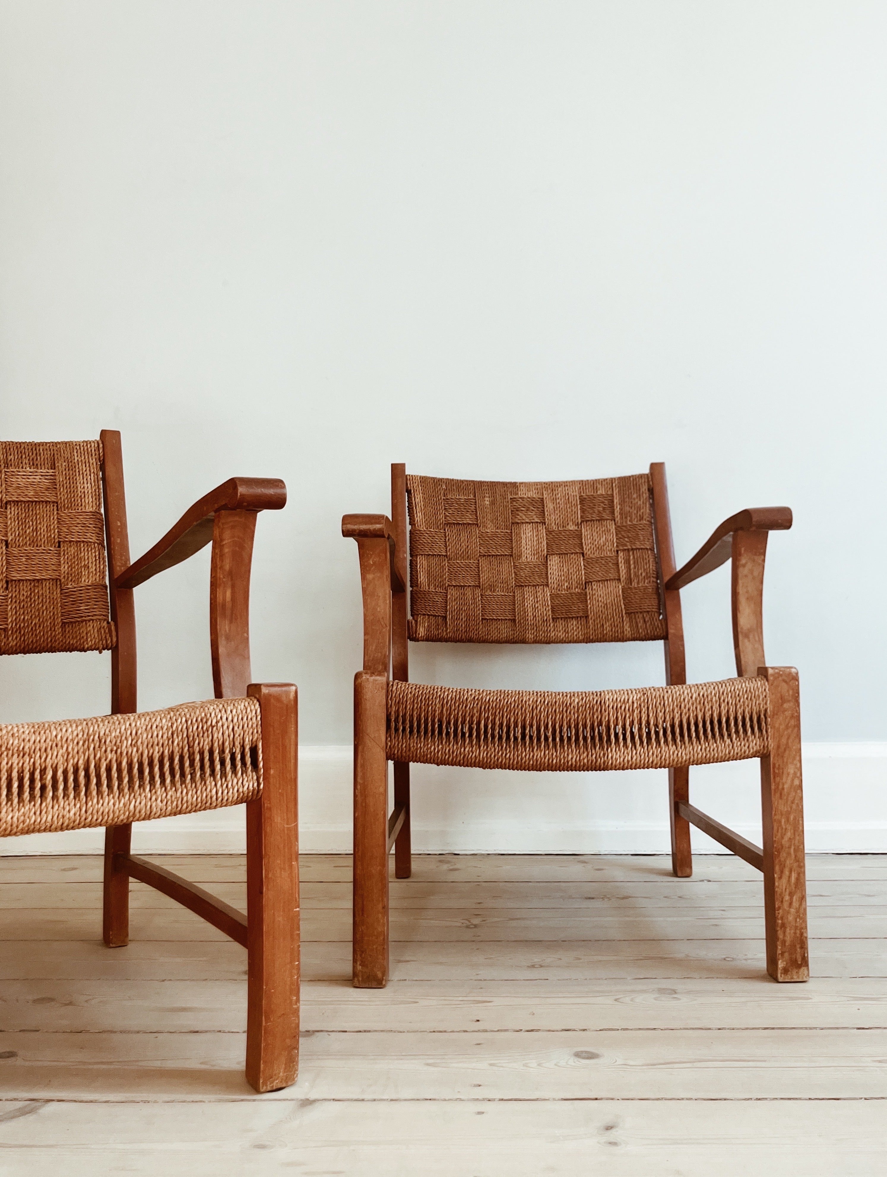 Dos sillones daneses de los años 40 de estilo Frits Schlegel Escandinavo moderno en venta