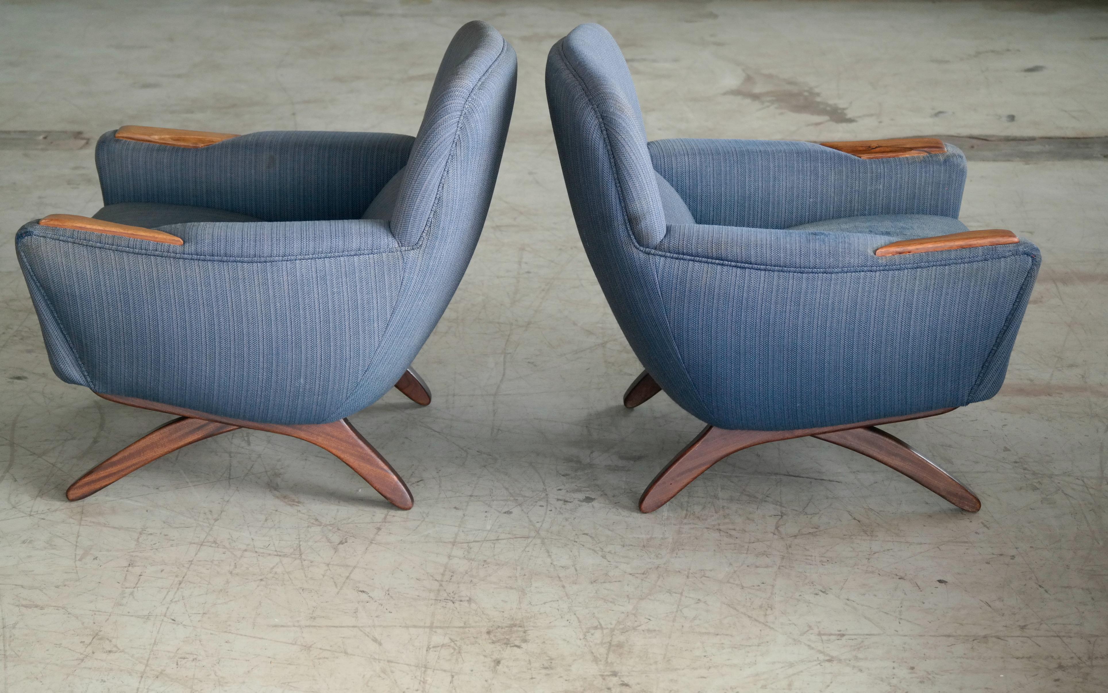 Two Danish Midcentury Leif Hansen Model Geisha Lounge Chairs with Rosewood In Good Condition In Bridgeport, CT