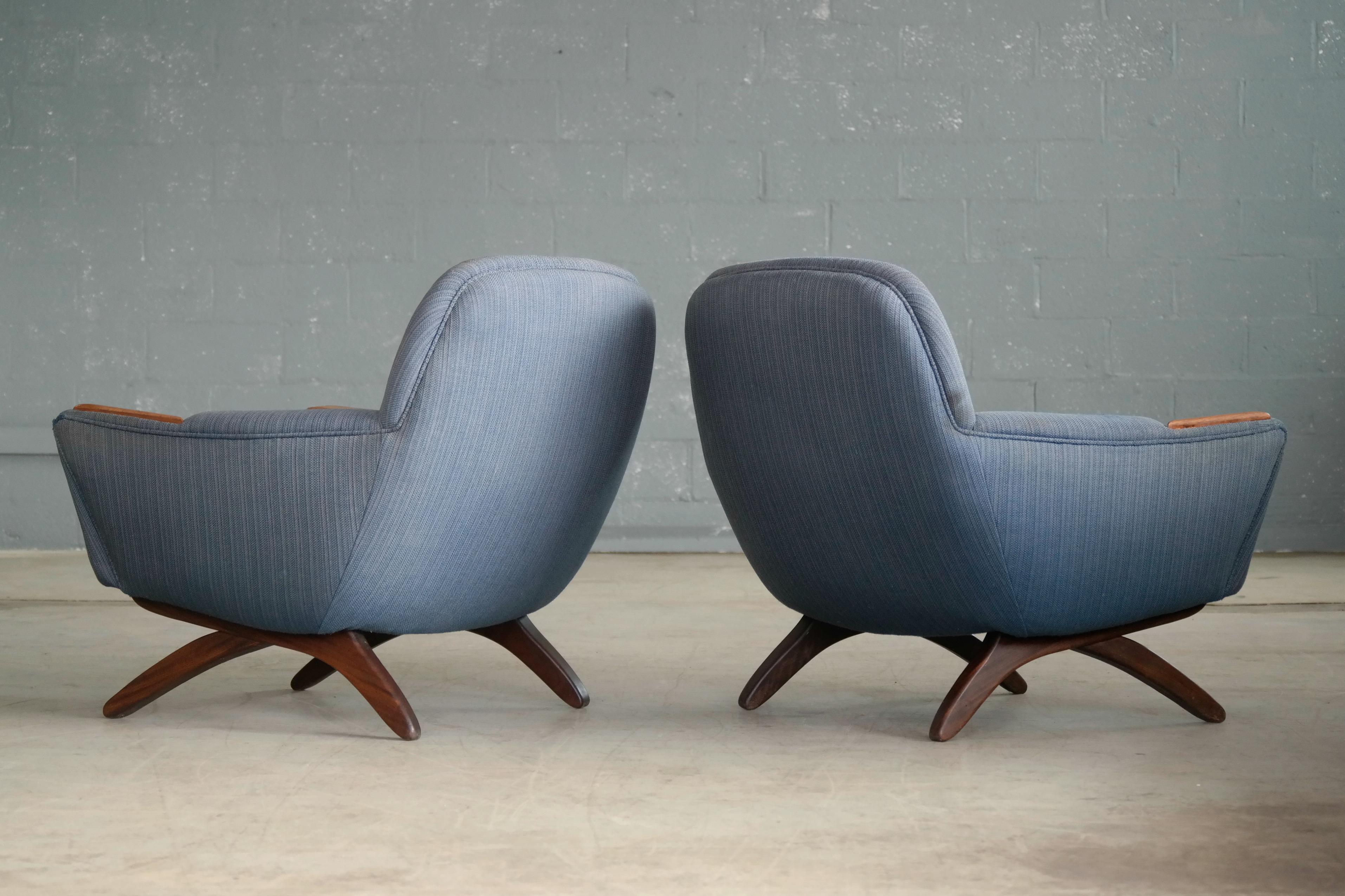 Mid-20th Century Two Danish Midcentury Leif Hansen Model Geisha Lounge Chairs with Rosewood