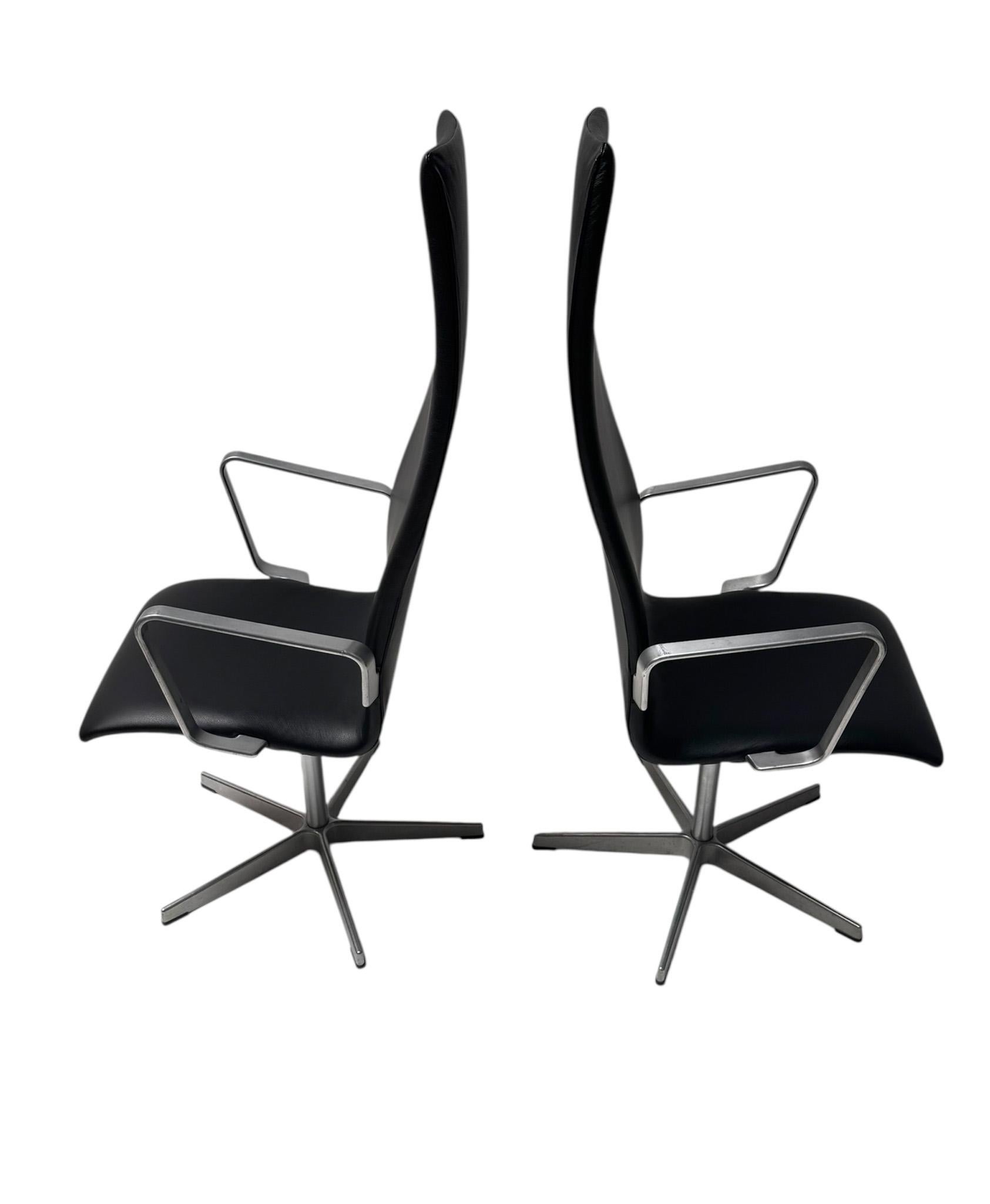 Two Danish Modern Highback Oxford Chairs by Arne Jacobsen for Fritz Hansen, 2004 For Sale 2