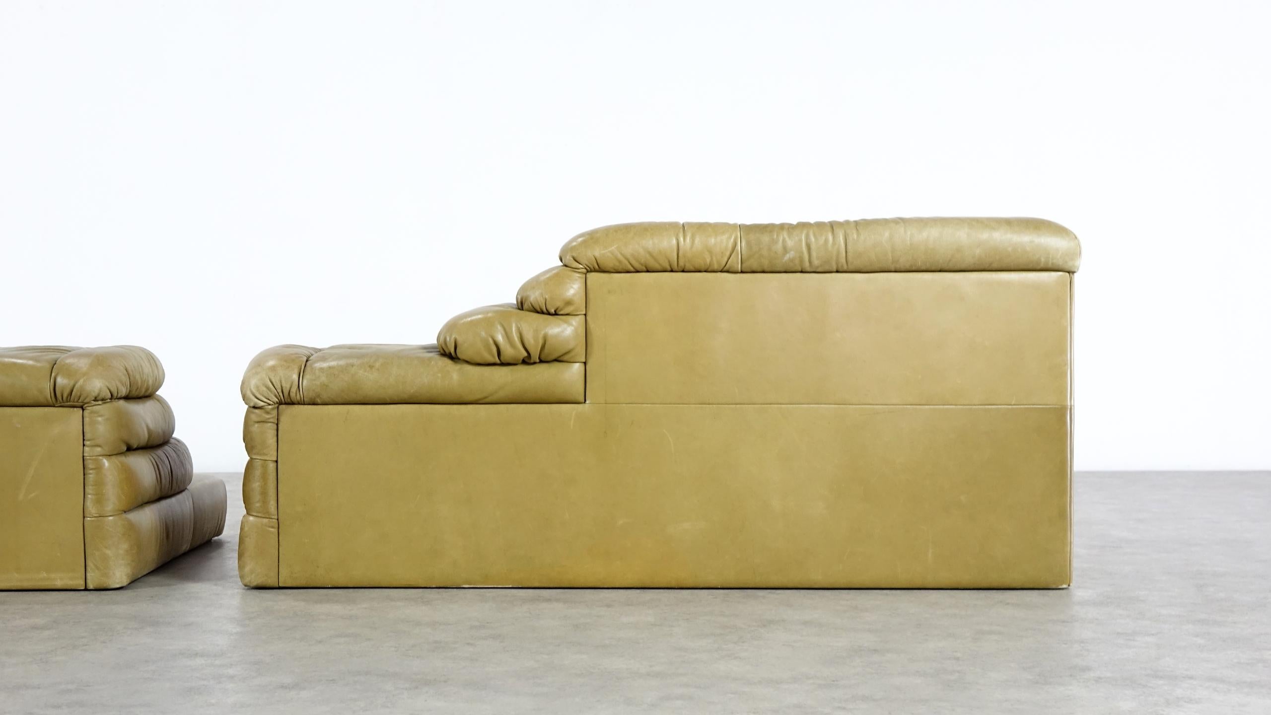 Two De Sede, Terrazza Sofa, Green Leather by Ubald Klug & Ueli Berger in 1972 3