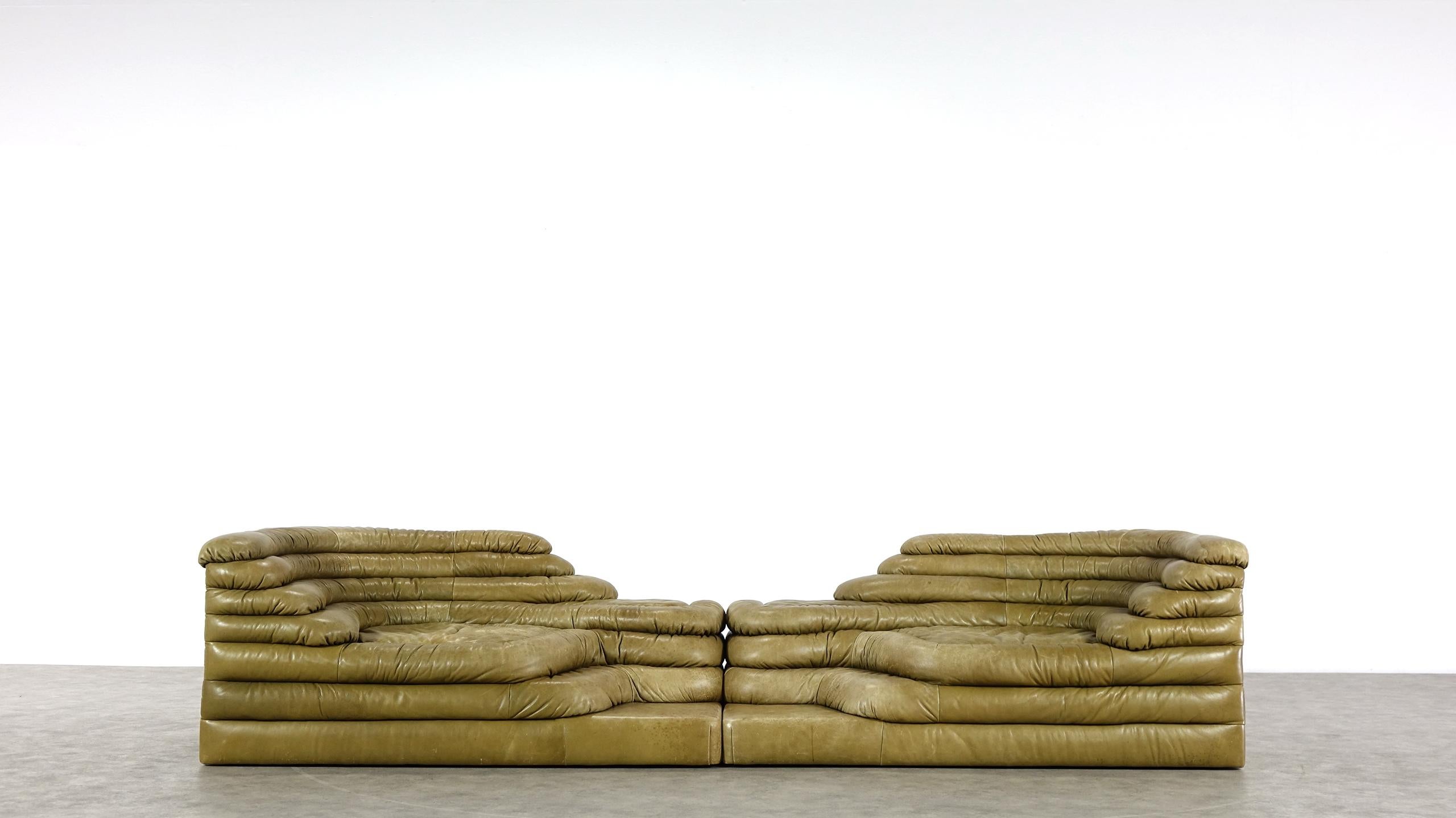 Two De Sede, Terrazza Sofa, Green Leather by Ubald Klug & Ueli Berger in 1972 4