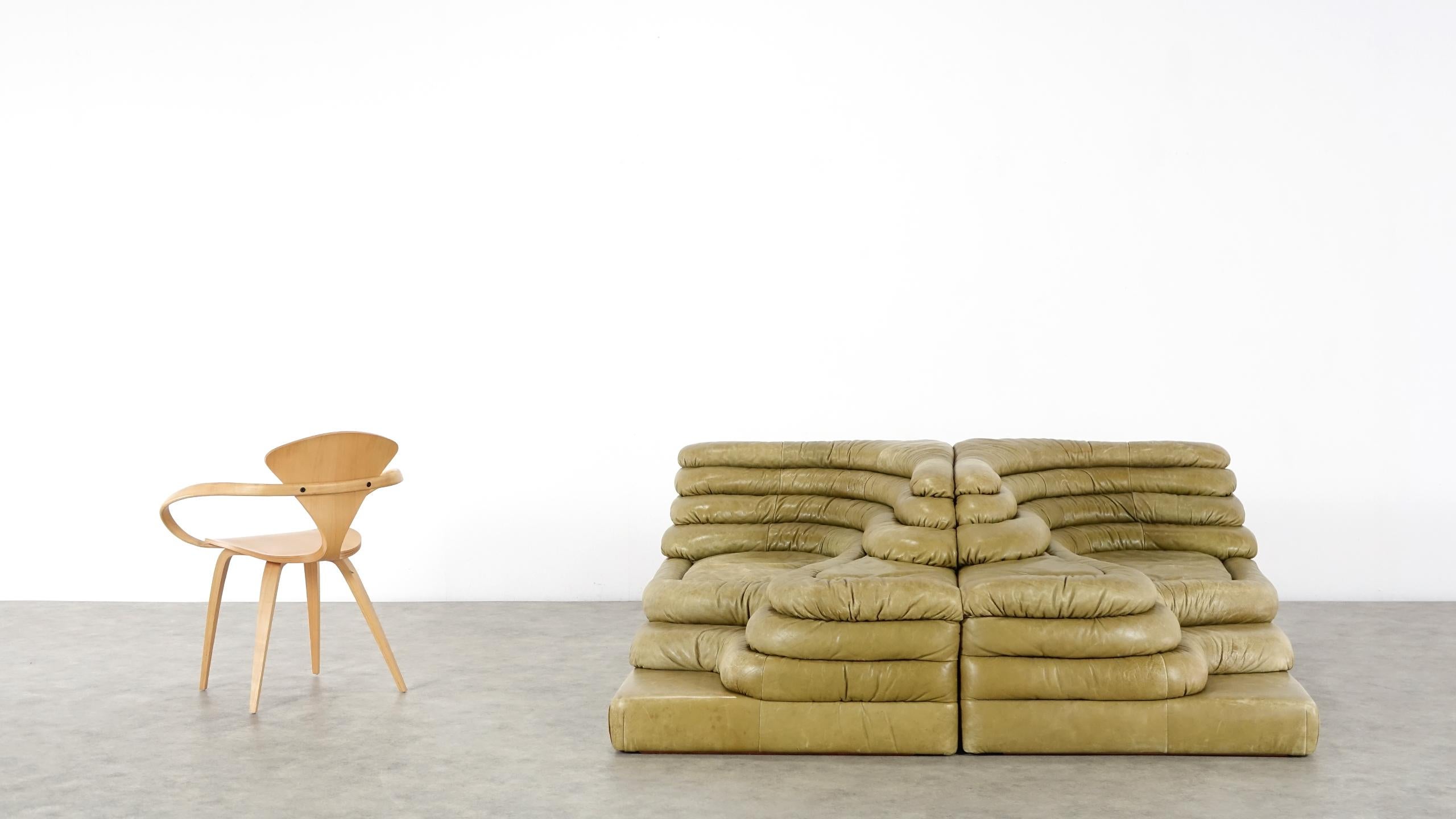 Two De Sede, Terrazza Sofa, Green Leather by Ubald Klug & Ueli Berger in 1972 12