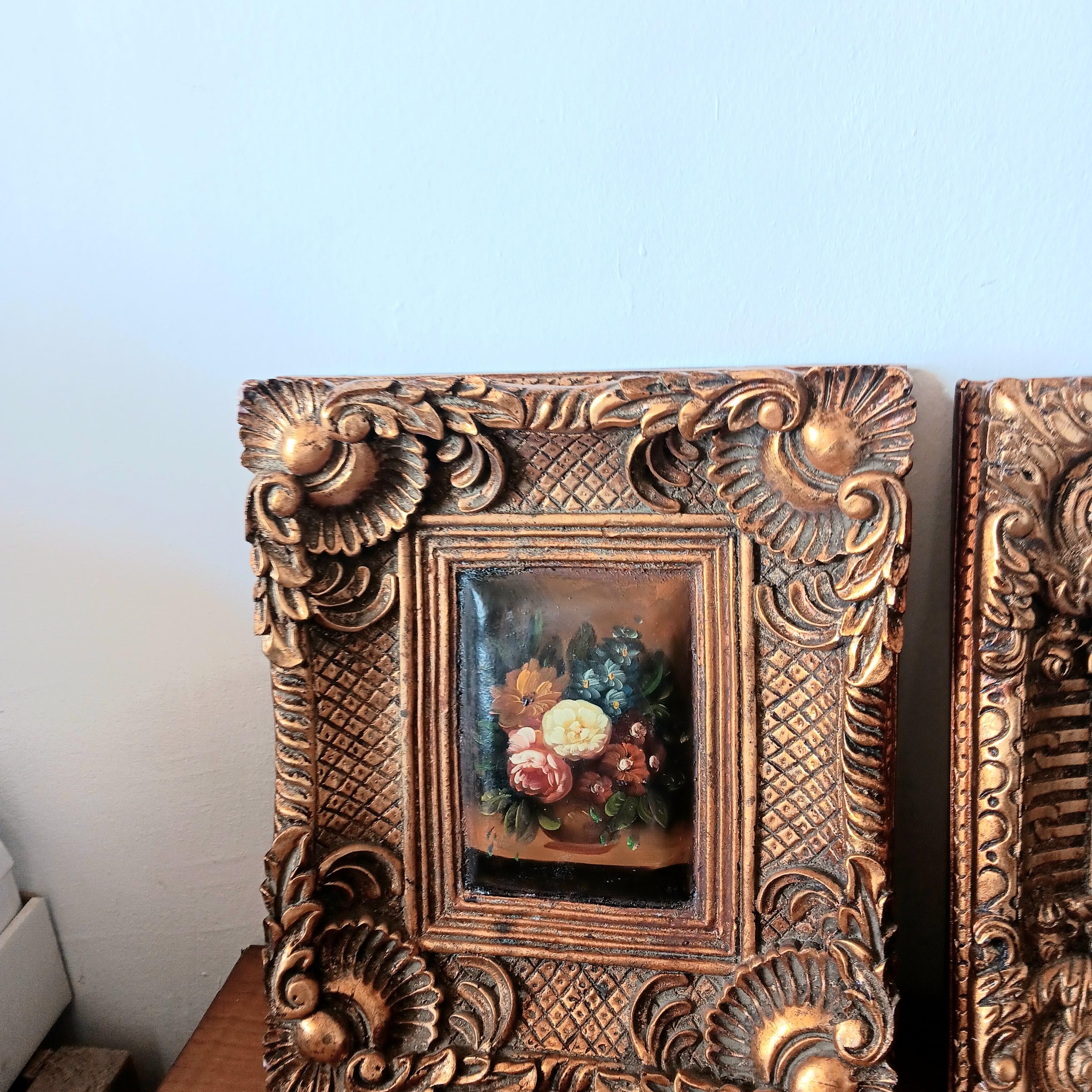 Dekorative goldene Barockrahmen im Barockstil mit Blumenstrauß im Angebot 1