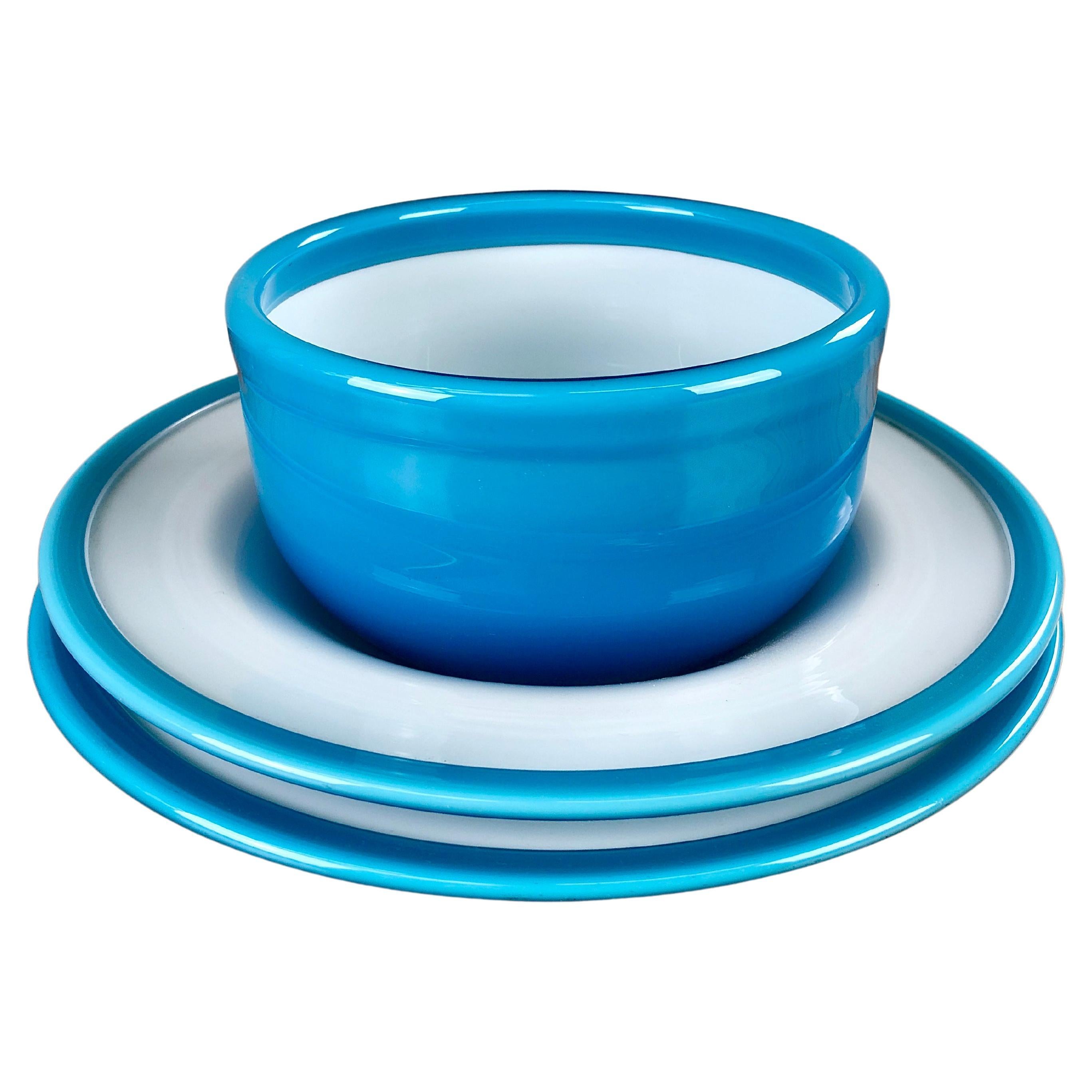 Essgeschirr und eine Schale aus mundgeblasenem blauem Glas von Michael Bang für Holmegaard