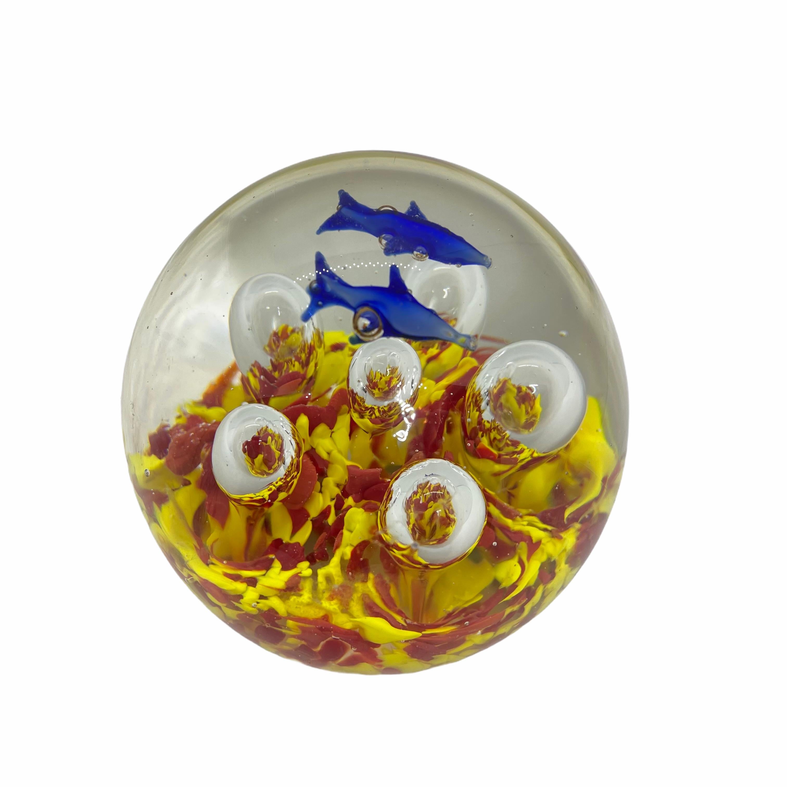 Two Dolphins in Sea Murano Italian Art Glass Aquarium Paperweight In Good Condition For Sale In Nuernberg, DE