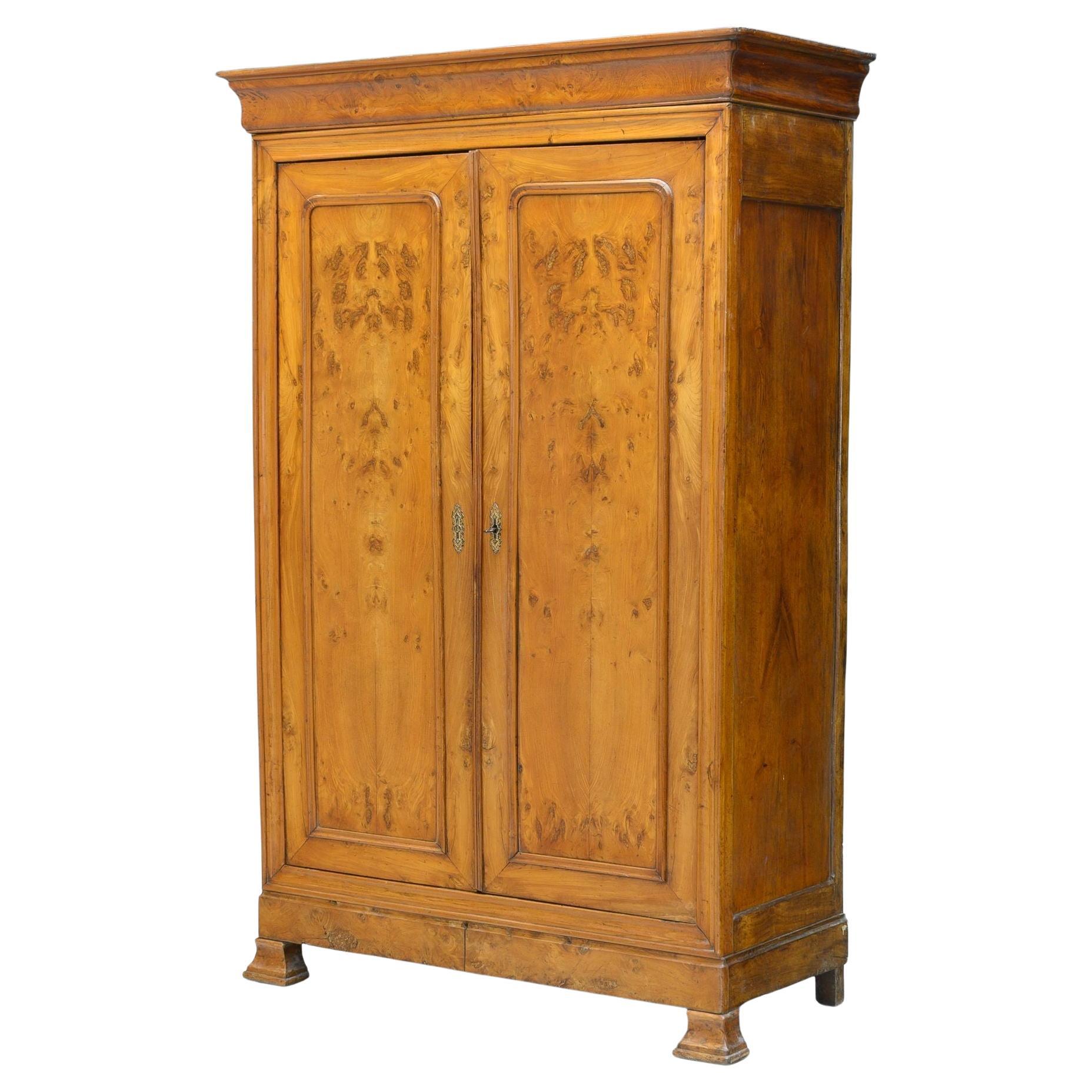 Armario de dos puertas en venta