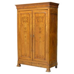 Kleiderschränke und Kommoden aus Holz