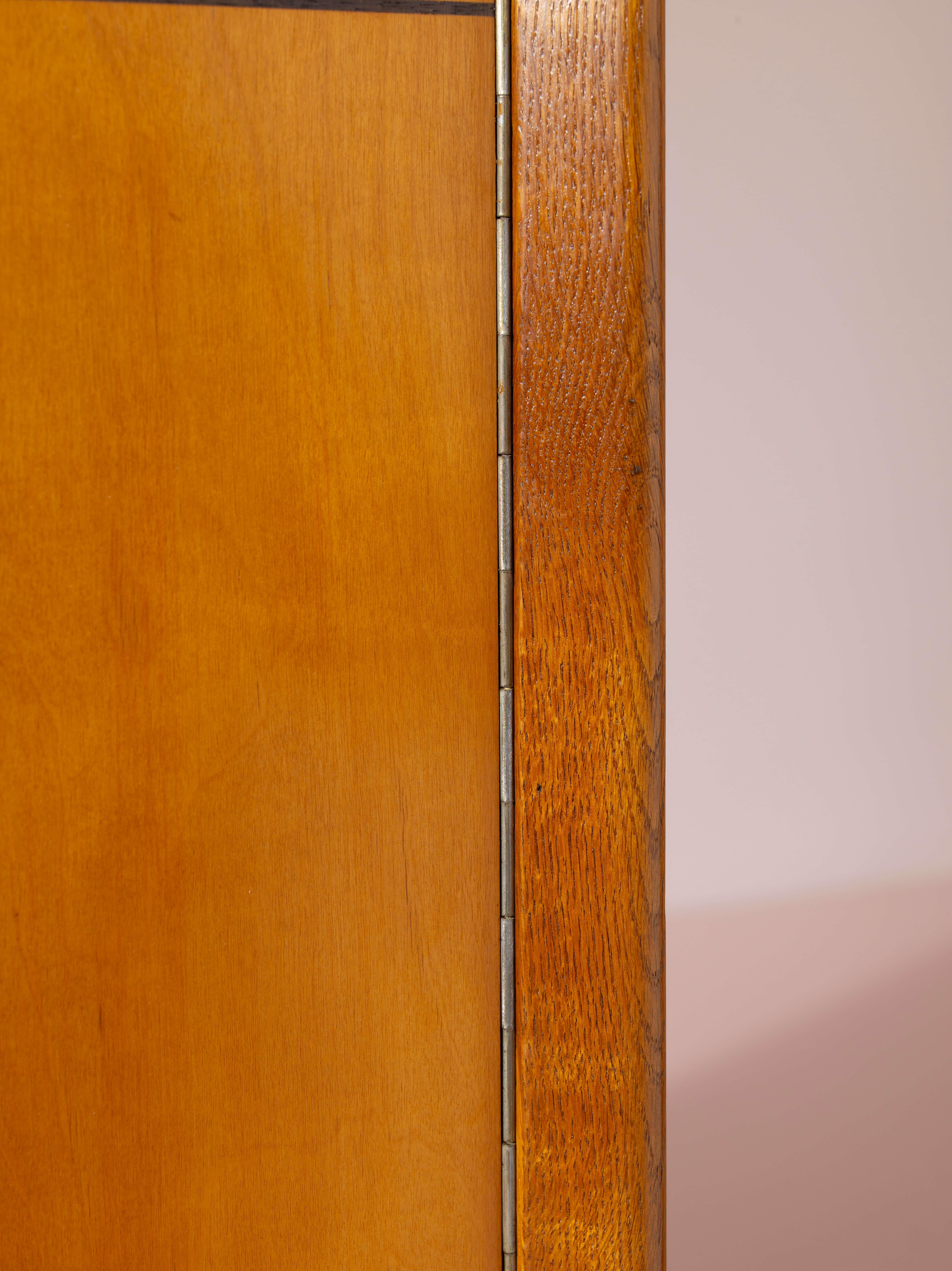Two-door Art Deco wardrobe, oak structure with inlaid maple panels, Italy, 1930s 7