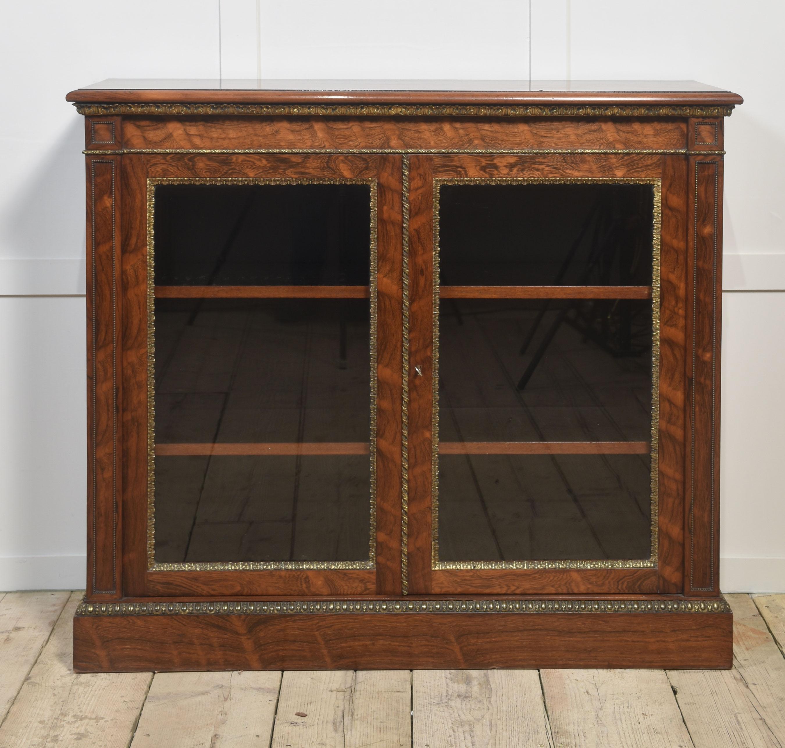Bibliothèque à deux portes par Holland and Sons en vente 5