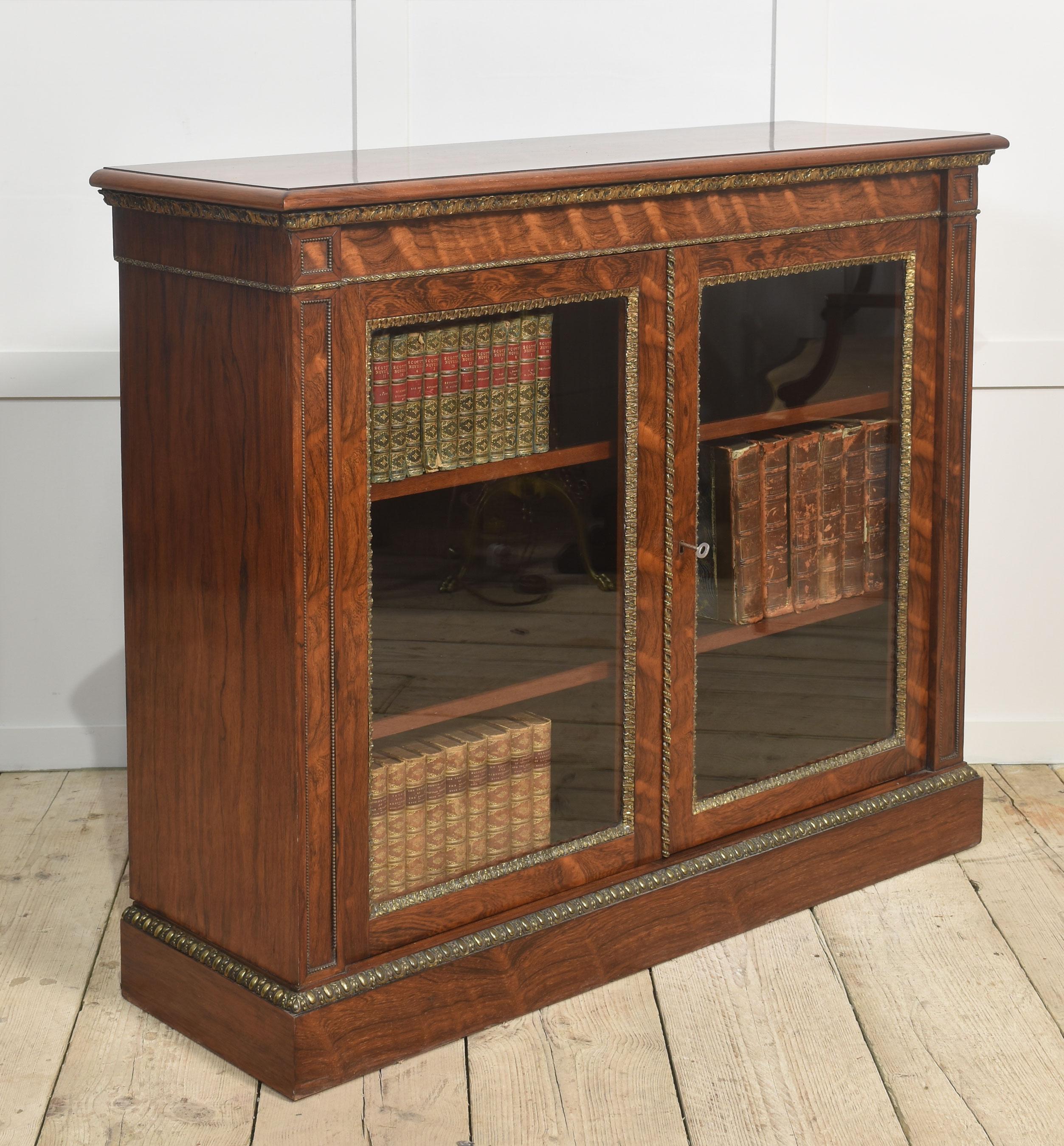 Bibliothèque à deux portes par Holland and Sons Bon état - En vente à Cheshire, GB