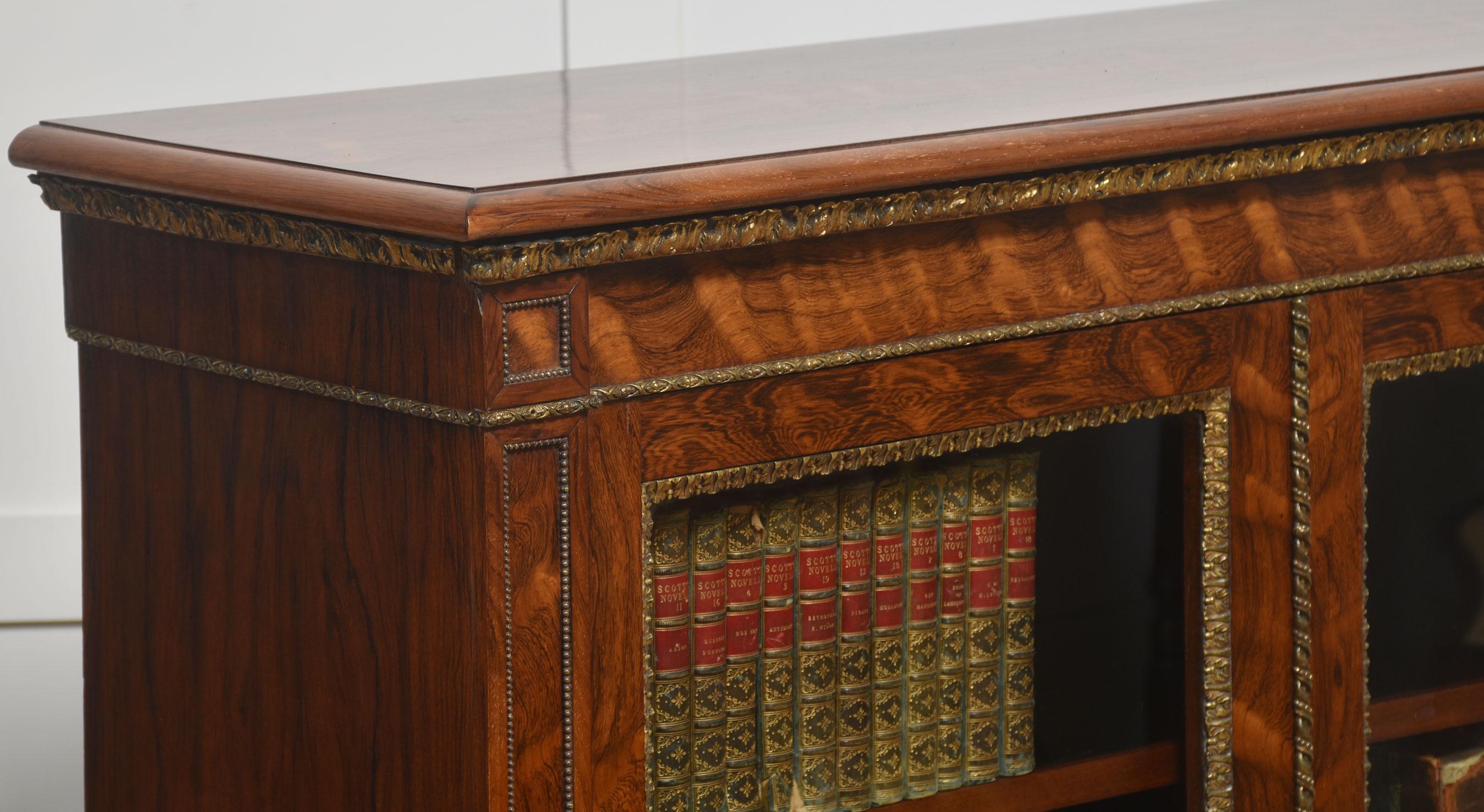 XIXe siècle Bibliothèque à deux portes par Holland and Sons en vente