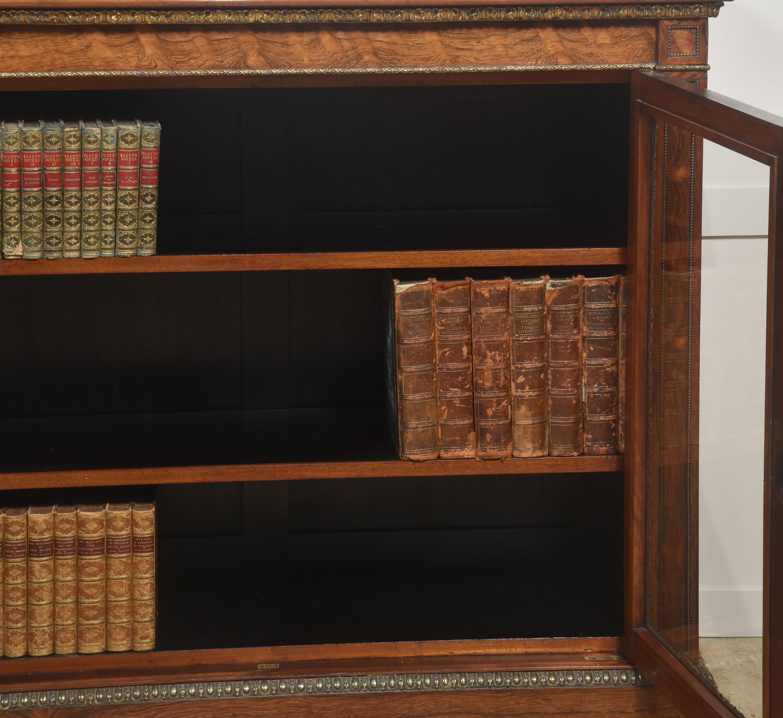 Bibliothèque à deux portes par Holland and Sons en vente 2