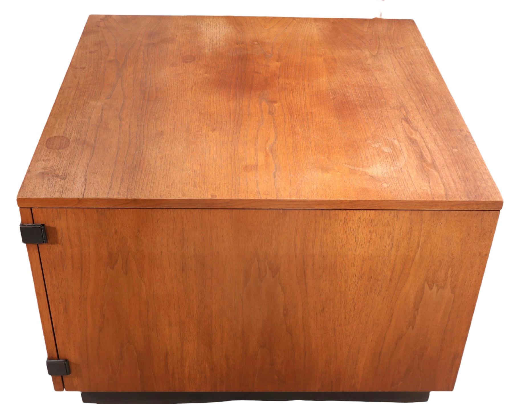 Mid-Century Modern Two Door Cabinet End Side Table by Adrian Pearsall For Sale