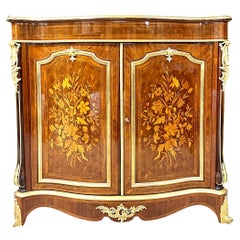 Meuble de rangement à deux portes en marqueterie de fleurs, période Napoléon III, attribué à Sauvrezy