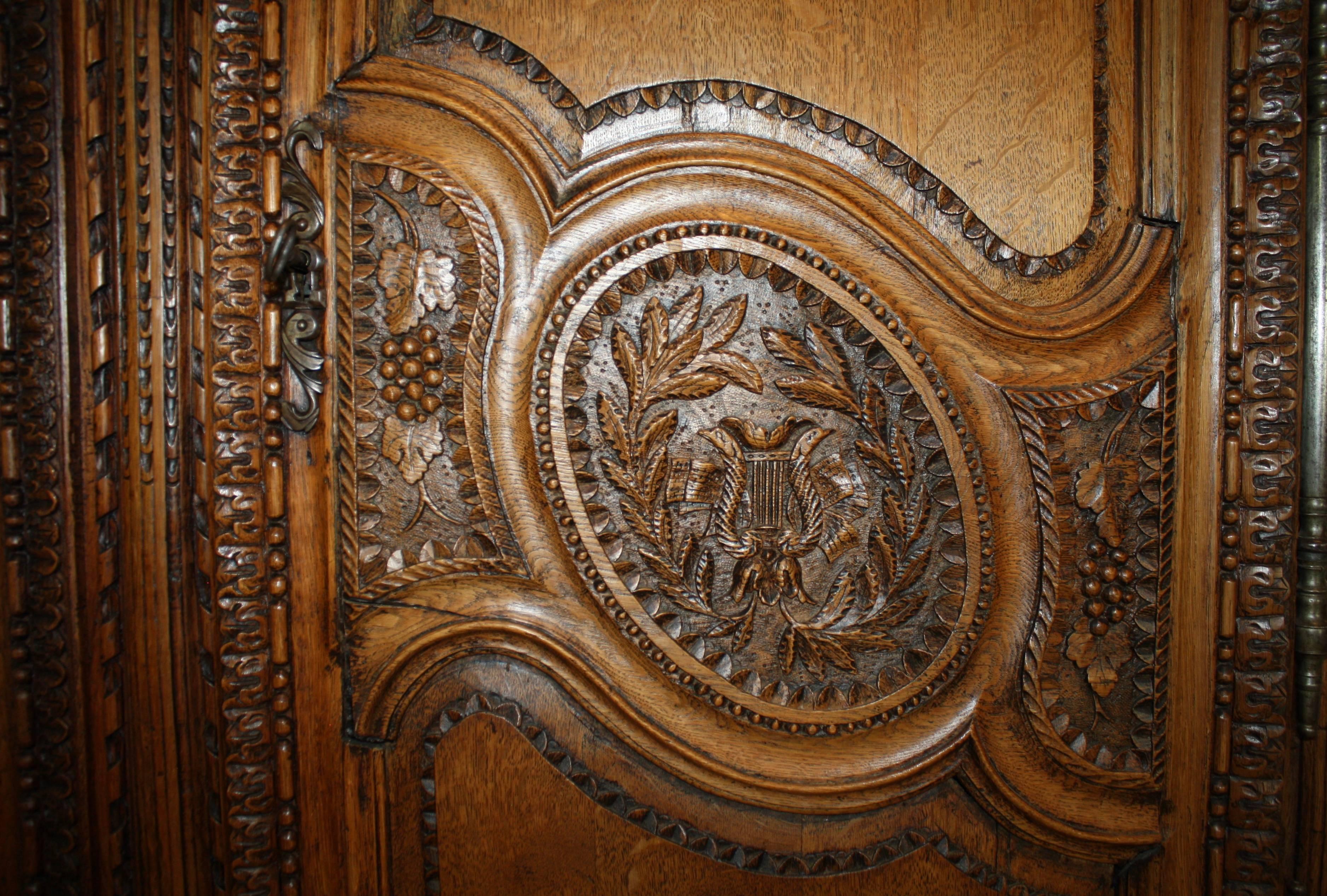 Chêne Armoire/armoire de mariage française à deux portes, vers 1880 en vente
