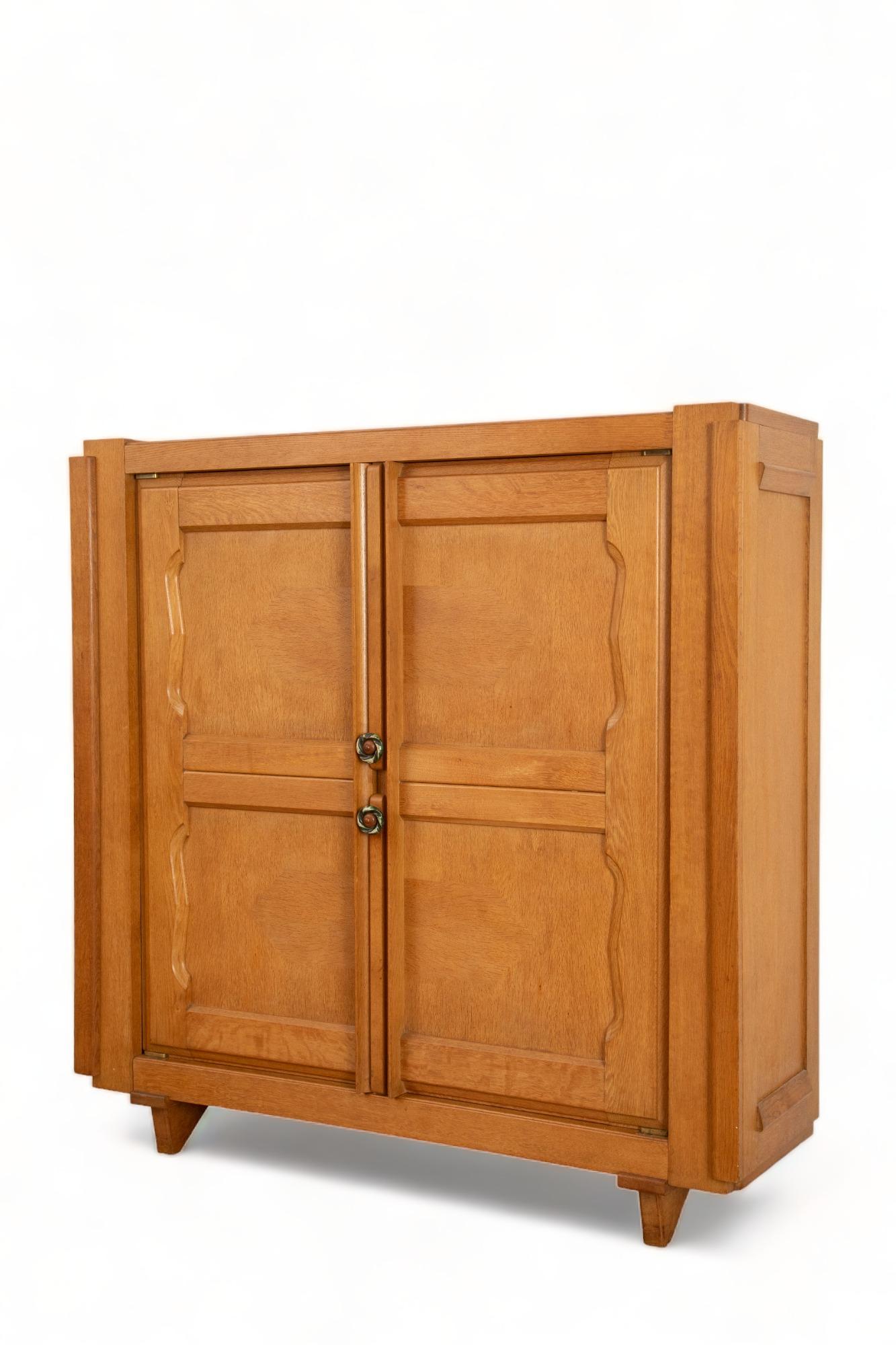 Mid-Century Modern Two Door Oak Cabinet by Guillerme et Chambron, France 1960 For Sale