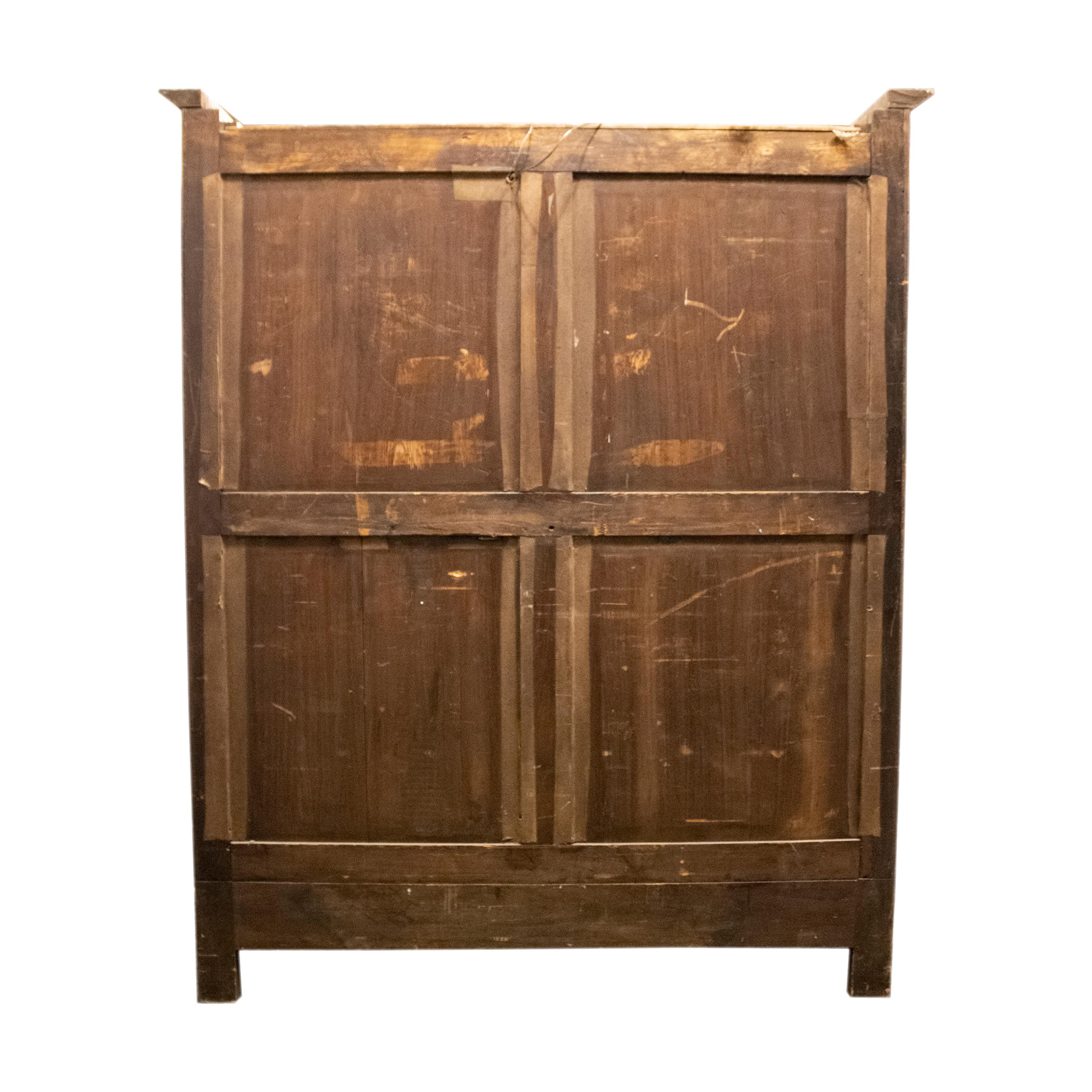 Vetrina a due ante in Oak con dettagli in bronzo, Francia, XIX secolo. in vendita 4