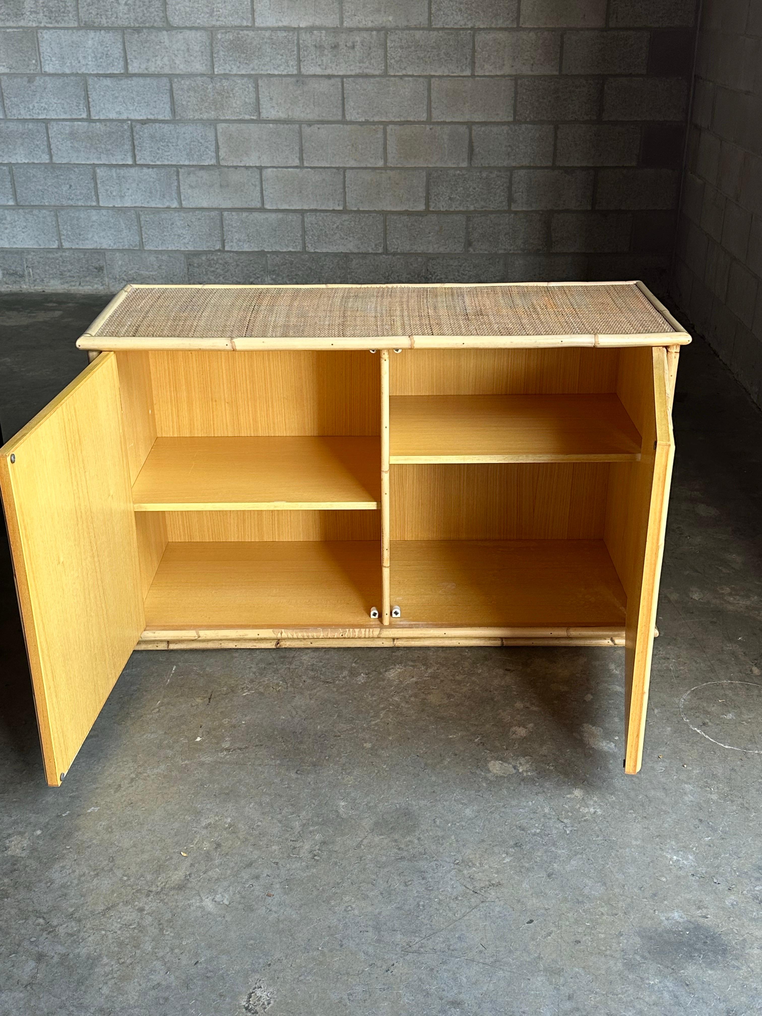 Credenza a due ante in bambù e canna di Del Vera, Italia in vendita 7