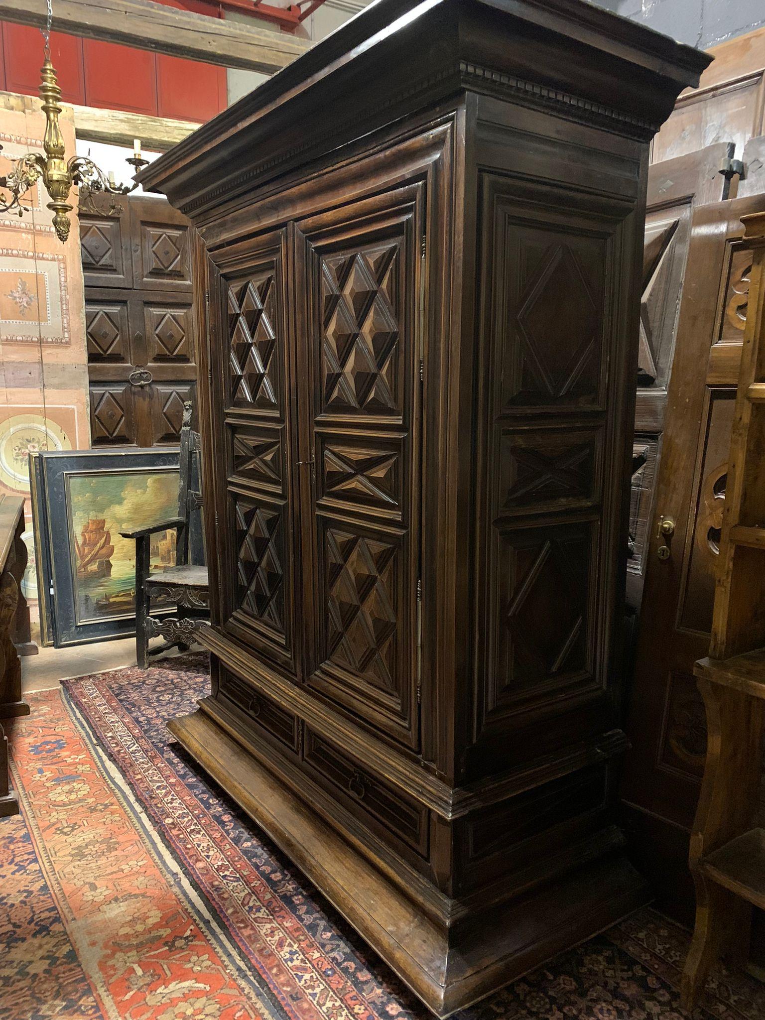 Two-door sideboard wardrobe with drawer, carved in walnut wood, Italy 12