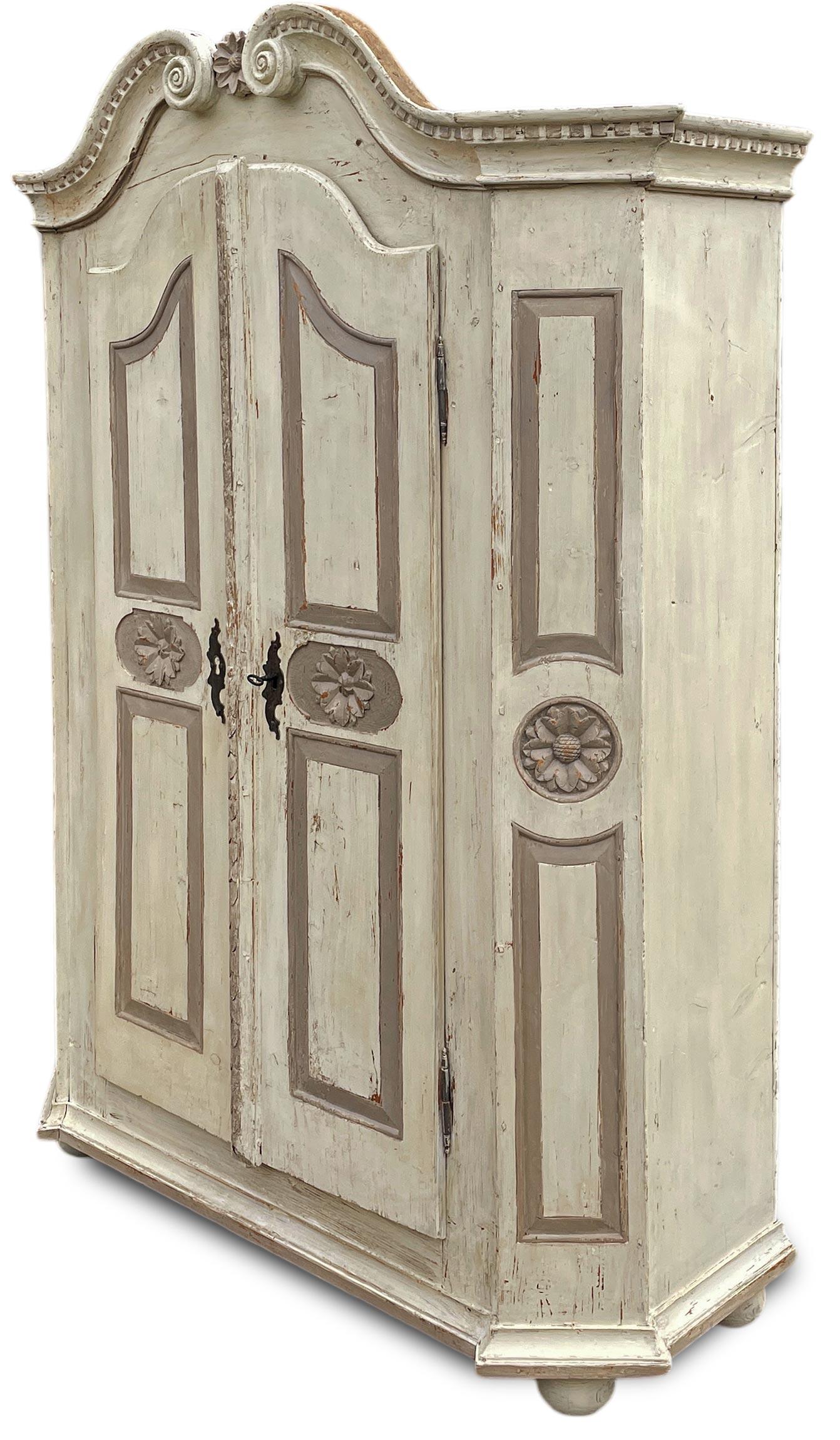 Antique White and Grey Painted Cupboard

Dimension: H. 191 cm – W. 127 cm (137 cm to the corners) – D. 46 cm (53 cm to the corners)
Wood essence: Fir
Period: 1810 circa
Origin: Austria - European Alps

Description:

Antique Alpine wardrobe in fir