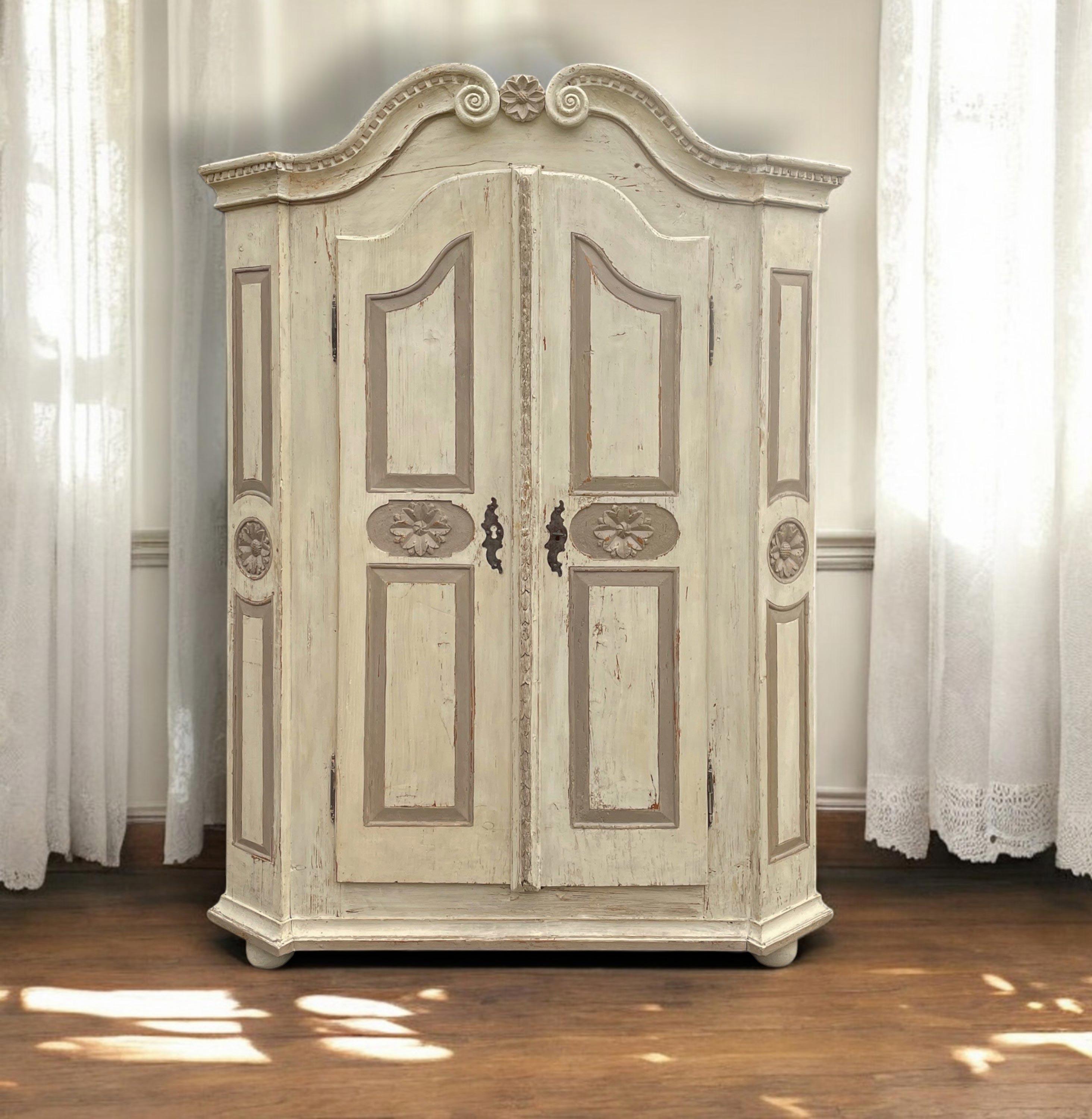 Early 19th Century Two Doors European Cabinet in White and Gray