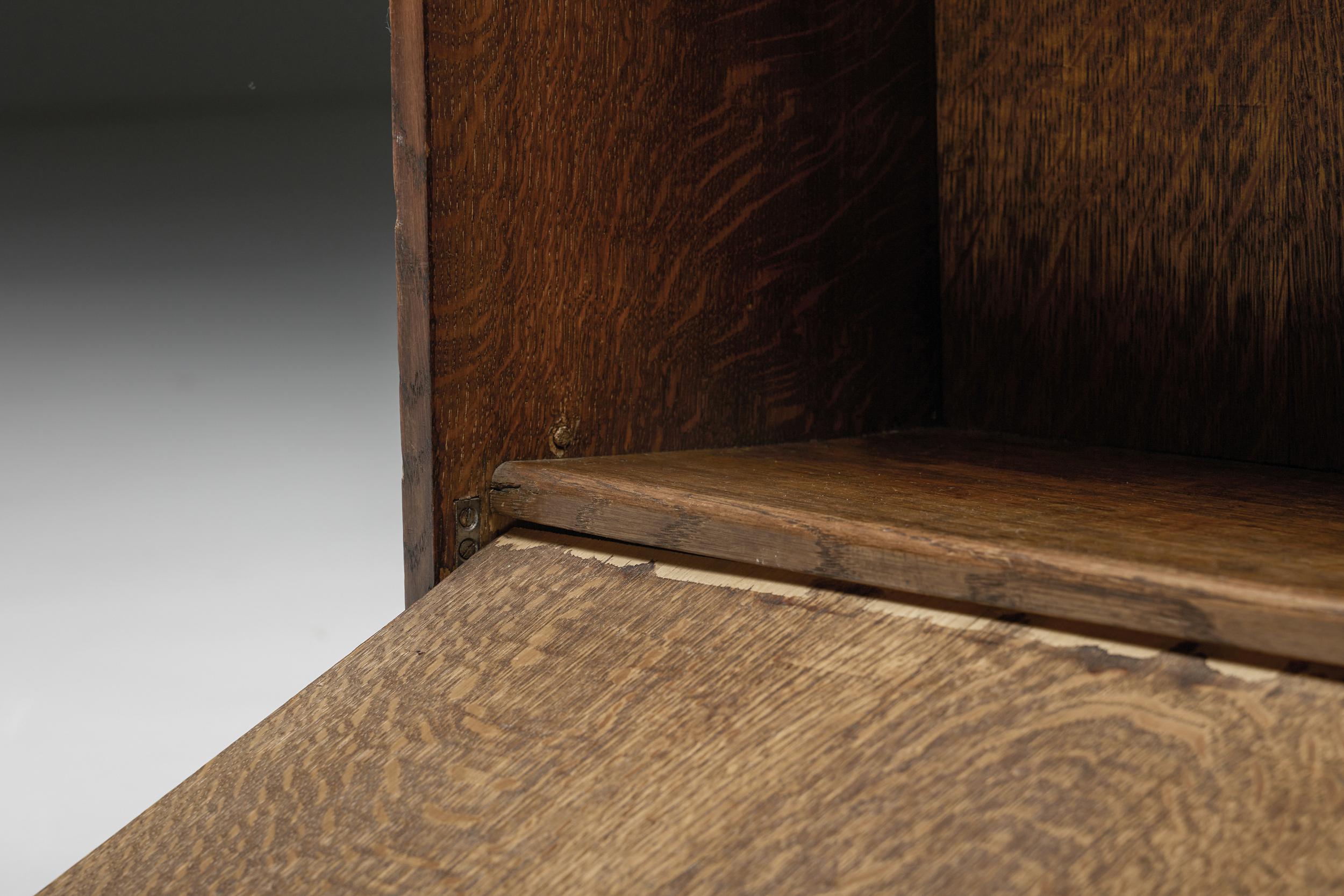 Armario de dos puertas de estilo modernista de John Van Zeeland, Bélgica, 1933 en venta 3