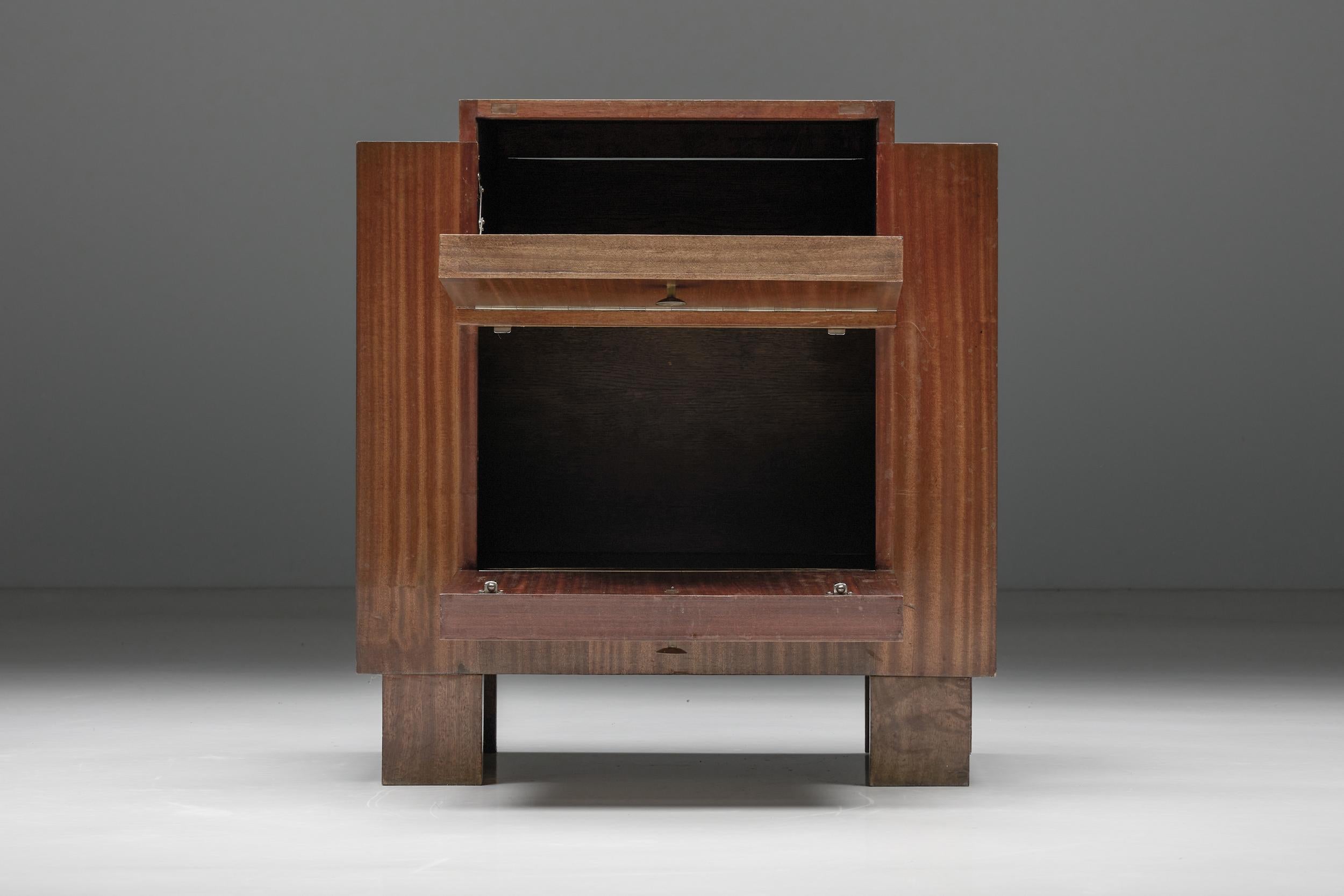 Meuble de rangement à deux étages de style moderniste par John Van Zeeland, Belgique, 1933 en vente 1