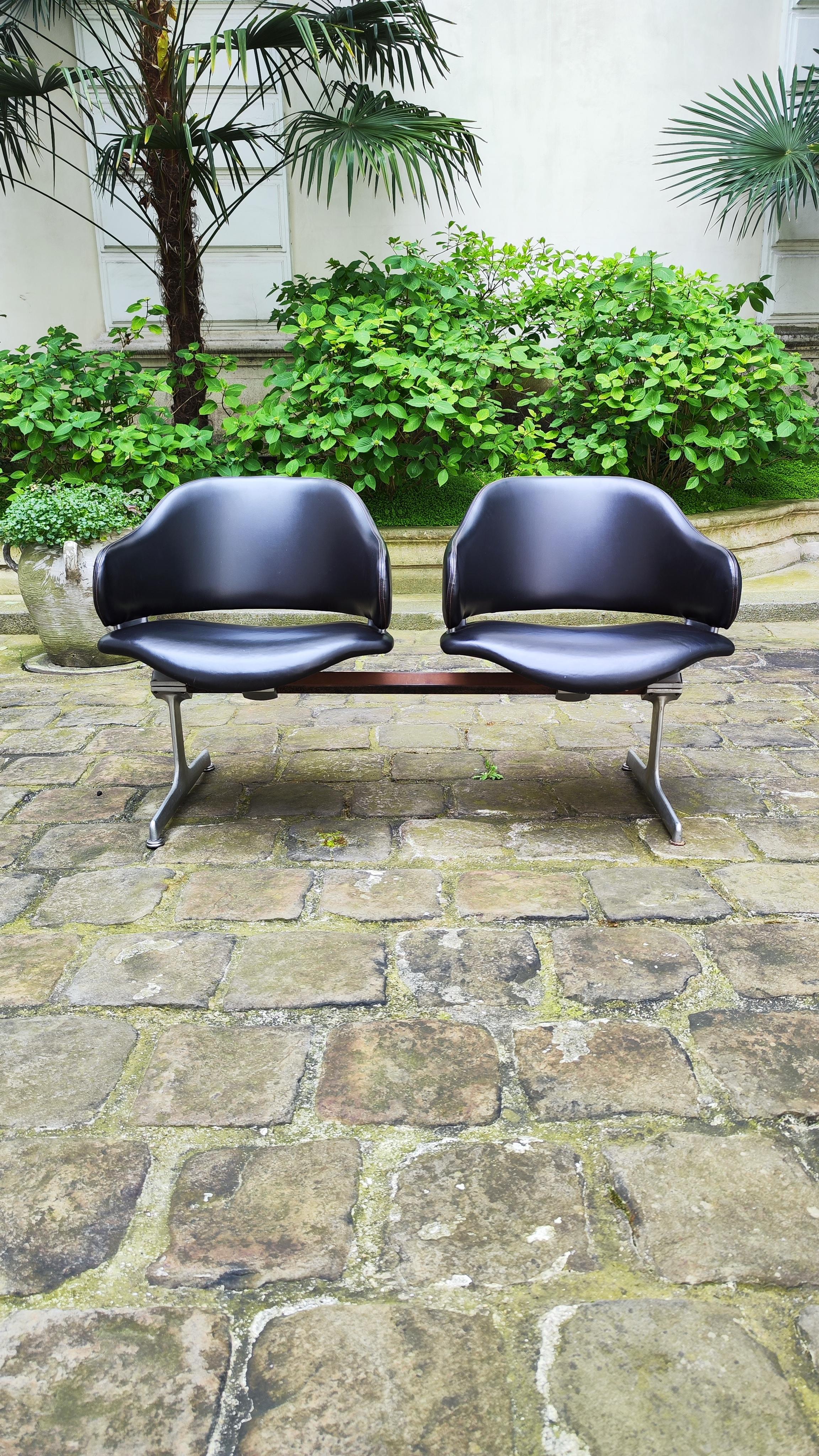 British Two Double Chairs leather benches Geoffrey Harcourt Artifort 60s - 1960 For Sale
