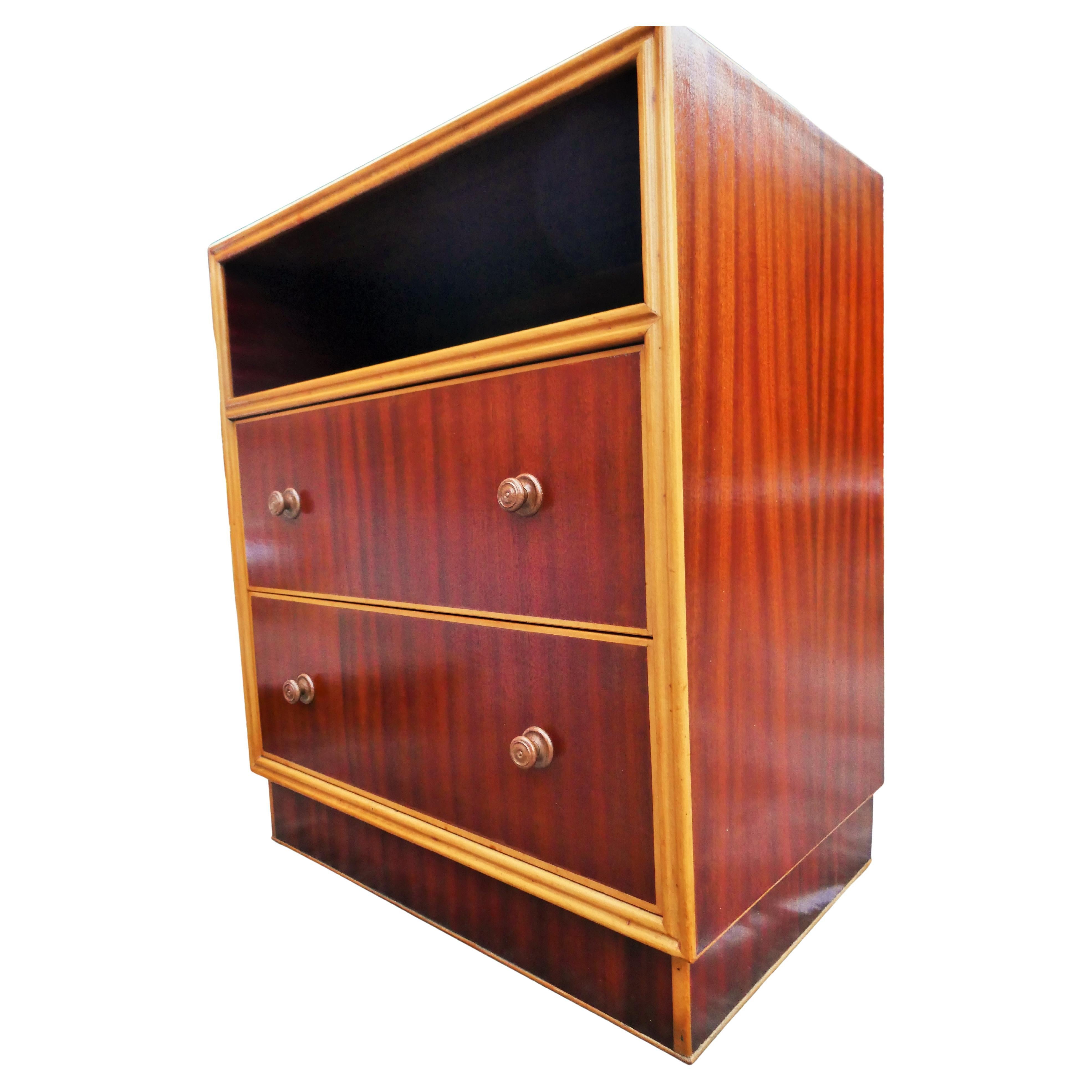 Italian Two-drawer cabinet attributed to Osvaldo Borsani. en vente