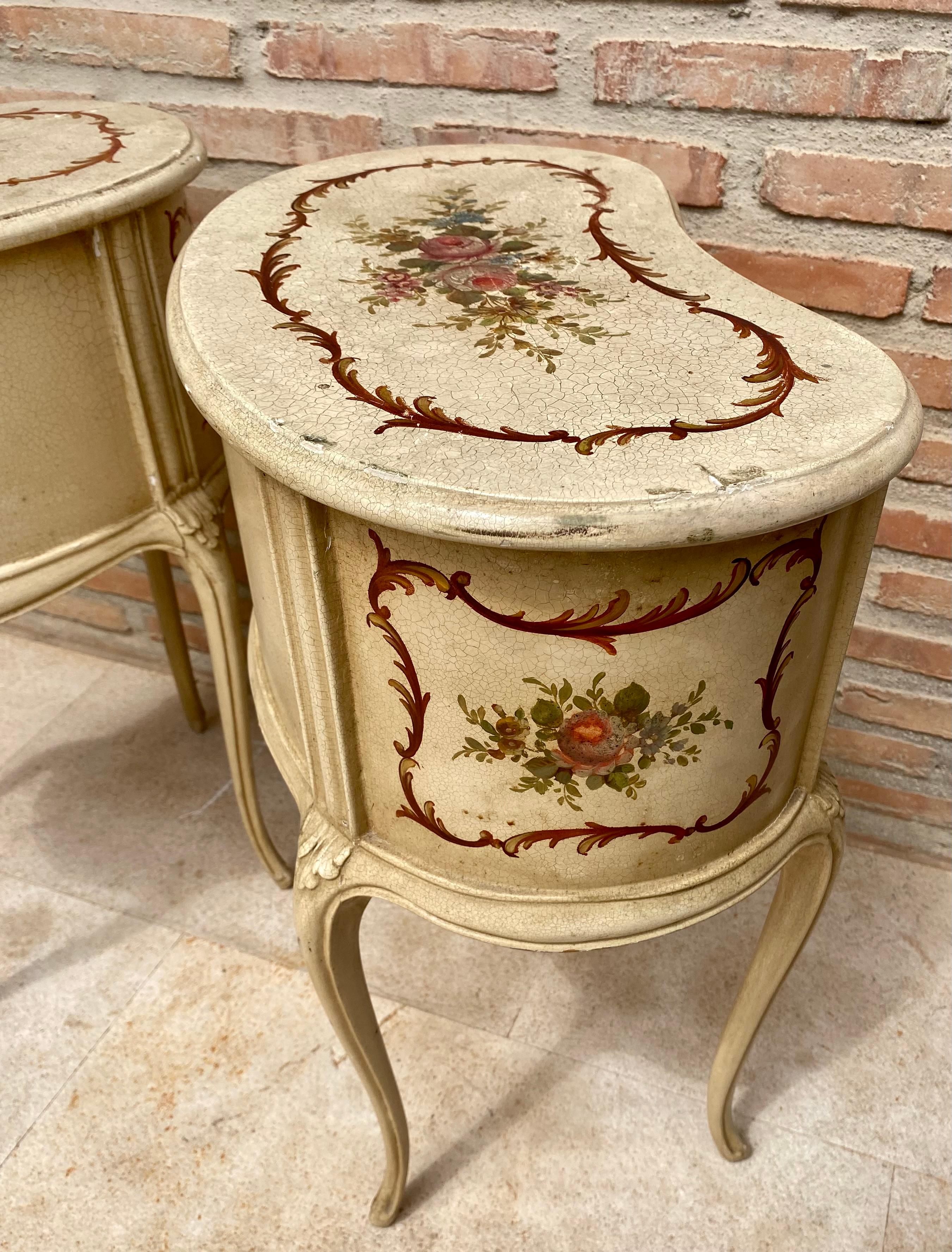 Two Drawers Painted in Light Beige Wood Kidney Nightstands, 1940s, Set of 2 For Sale 2