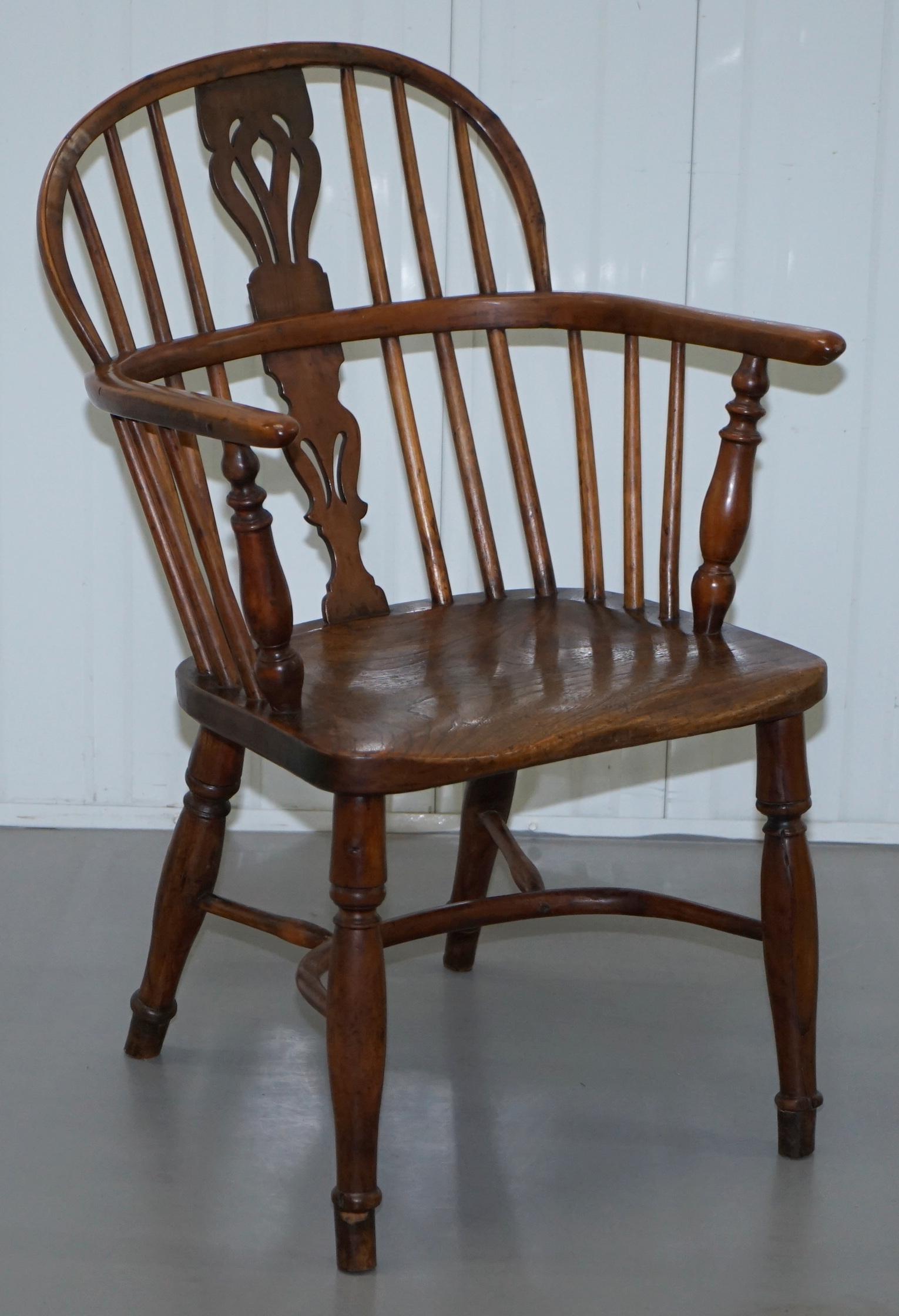 Two Early 19th Century Burr Yew Wood & Elm Windsor Armchairs Part Set of Four 7