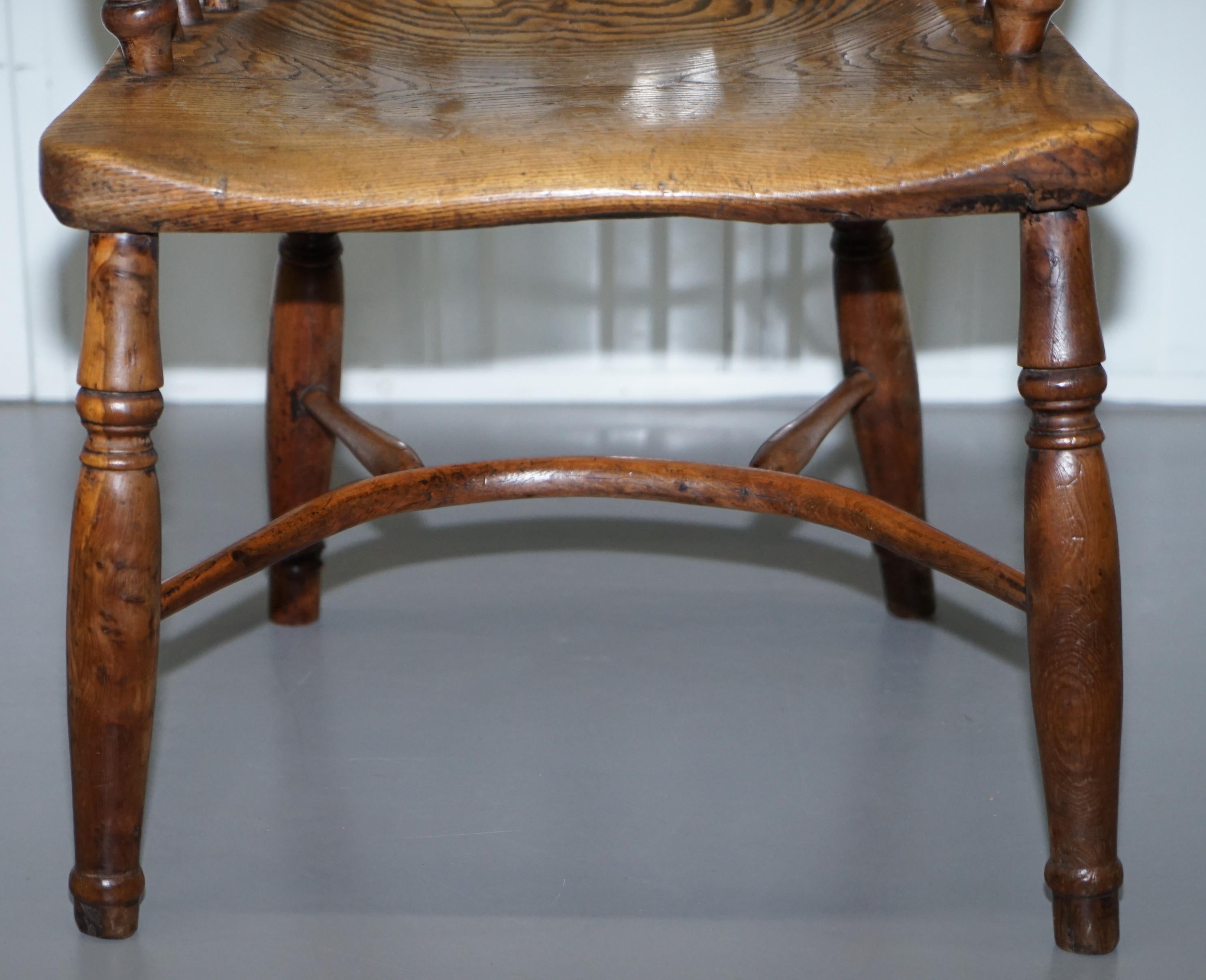 Two Early 19th Century Burr Yew Wood & Elm Windsor Armchairs Part Set of Four 2