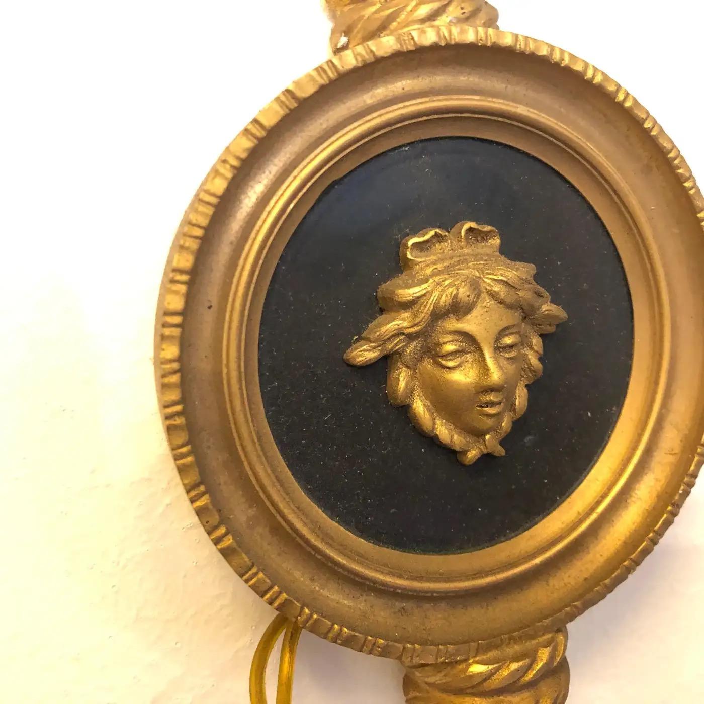 Two Early 20th Century Louis XVI Style Gilded Bronze Italian Medusa Wall Sconces For Sale 6