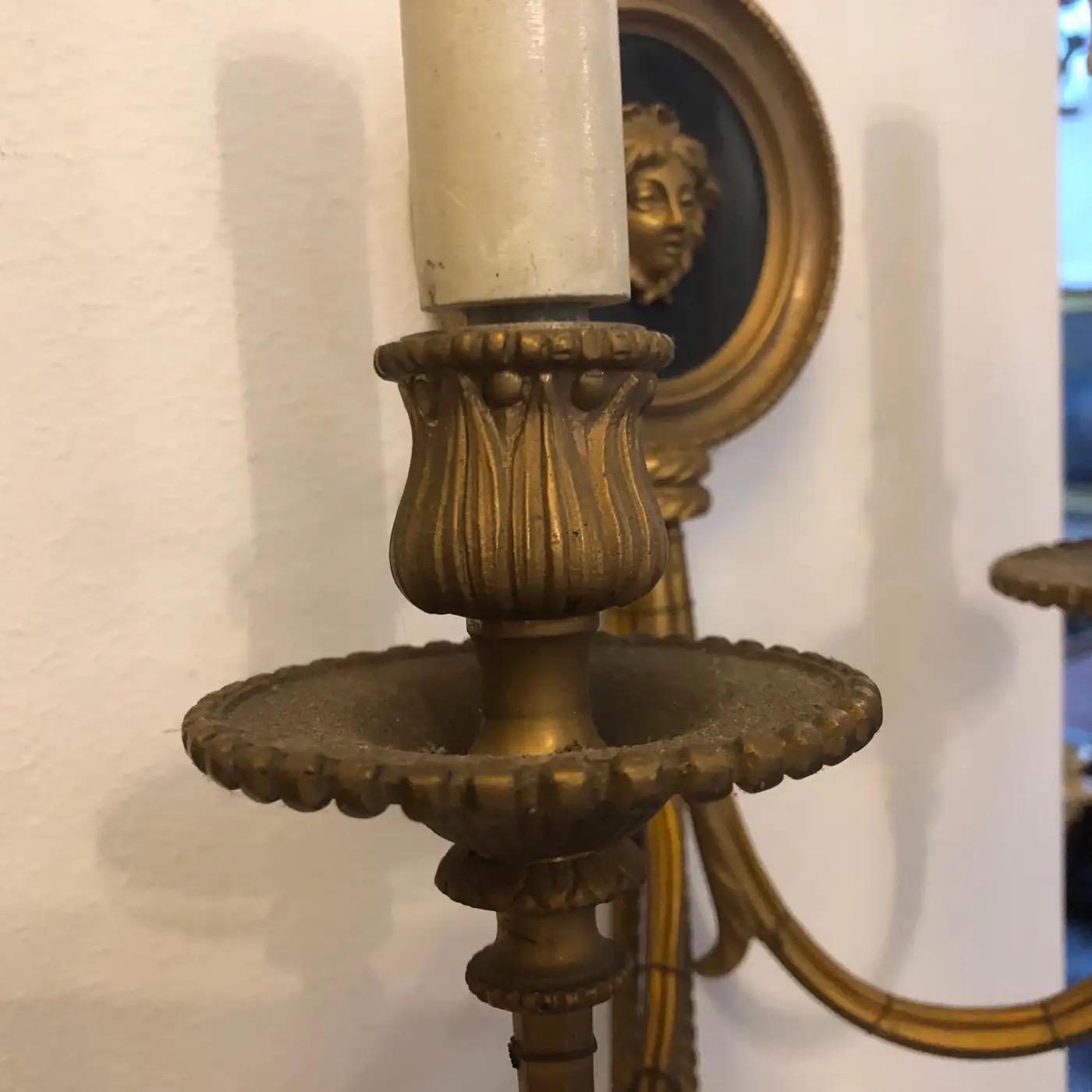 Two Early 20th Century Louis XVI Style Gilded Bronze Italian Medusa Wall Sconces For Sale 1