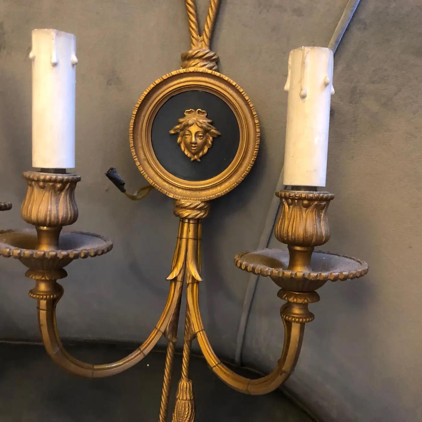 Two Early 20th Century Louis XVI Style Gilded Bronze Italian Medusa Wall Sconces For Sale 2