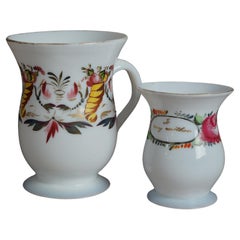 Deux tasses anciennes en verre opalin décorées d'émail et de dorures 18ème siècle