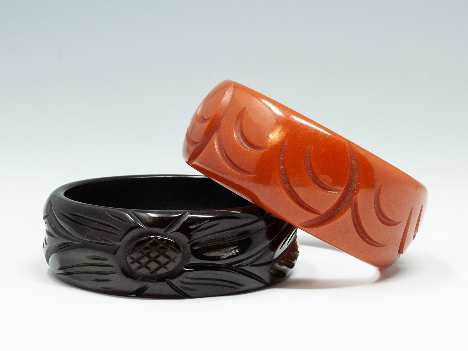 Dos pulseras de baquelita de principios a mediados del siglo XX en Bueno estado para la venta en Point Richmond, CA
