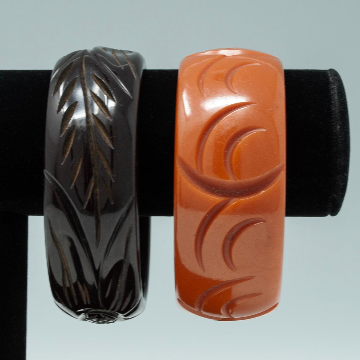 Dos pulseras de baquelita de principios a mediados del siglo XX en venta 1
