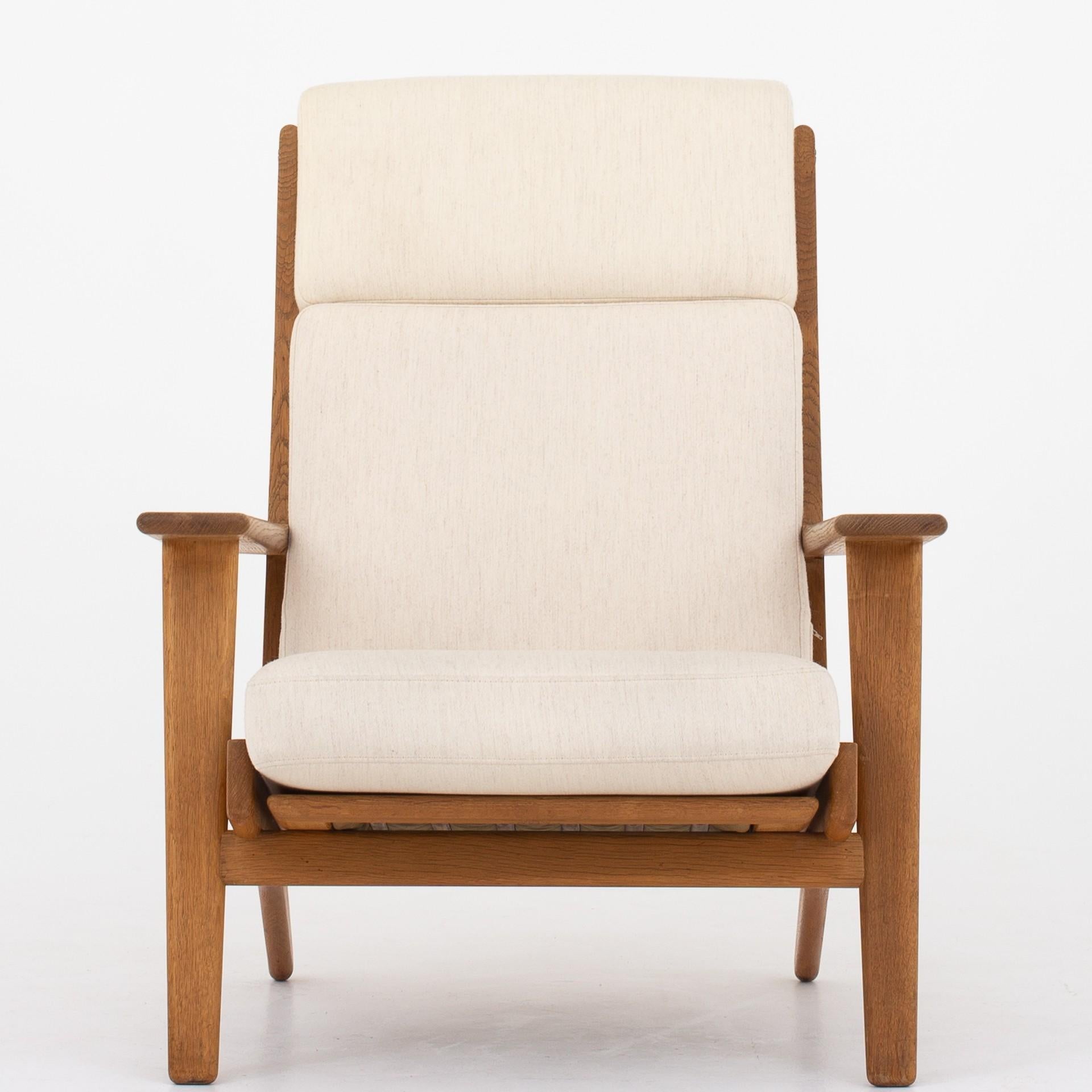Two Easy Chairs by Hans J. Wegner 4